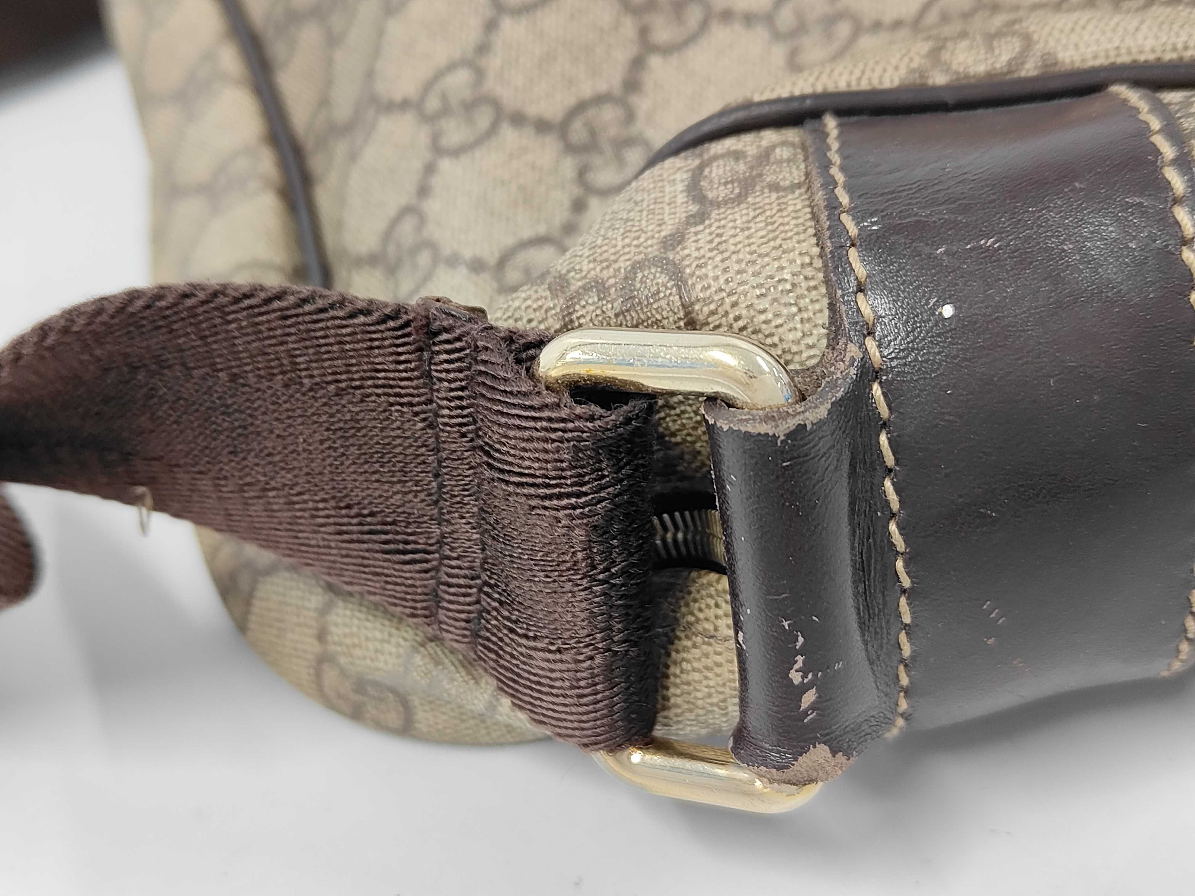 GG Supreme Shoulder Bag — view 7