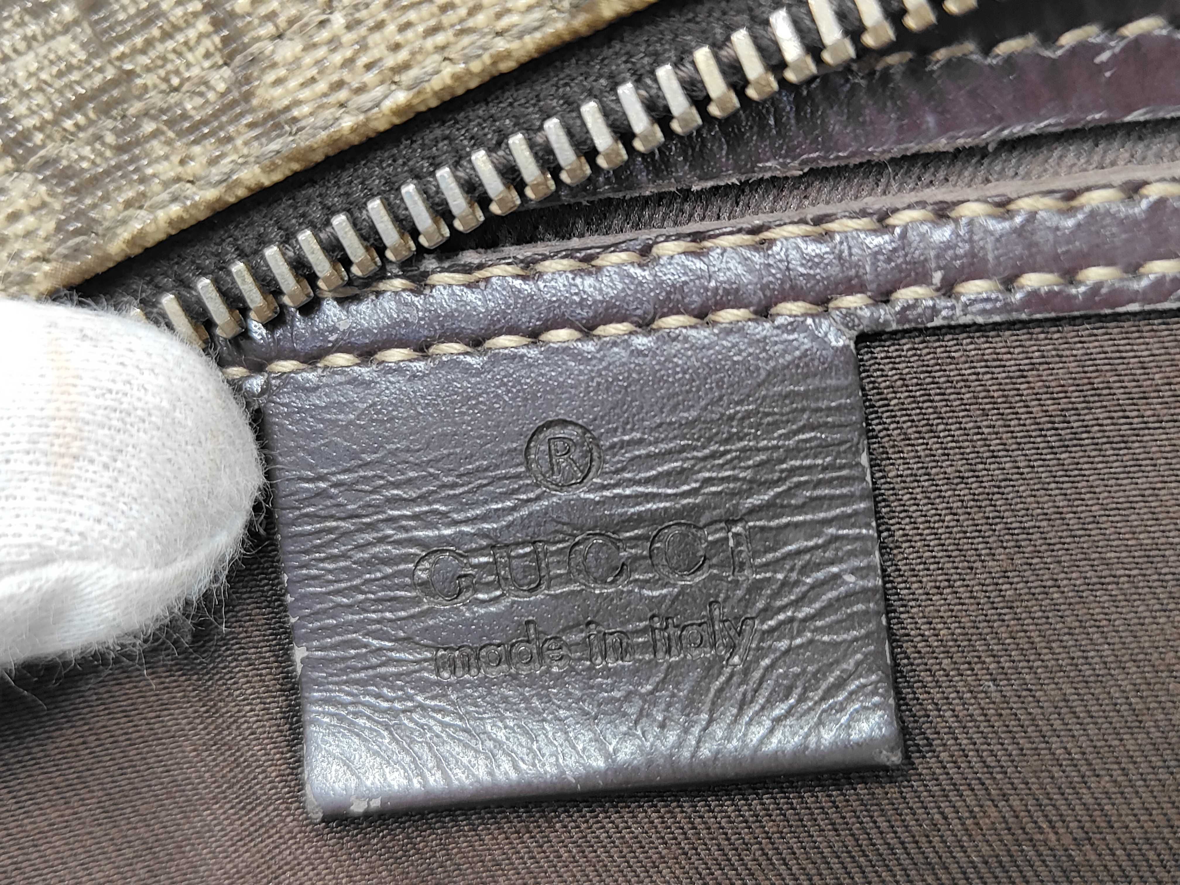 GG Supreme Shoulder Bag — view 10
