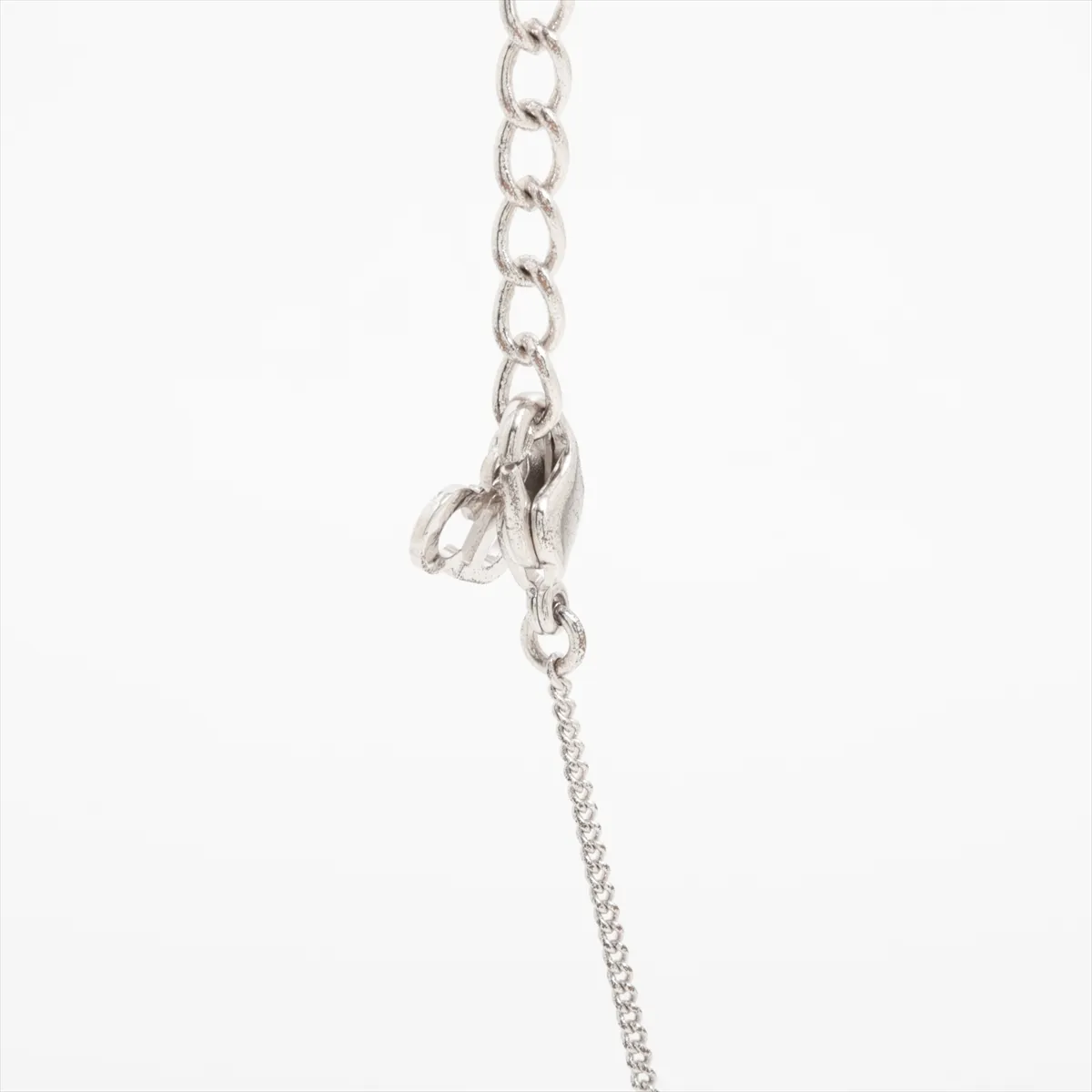 CD logo necklace, metal, silver, dents, — view 3