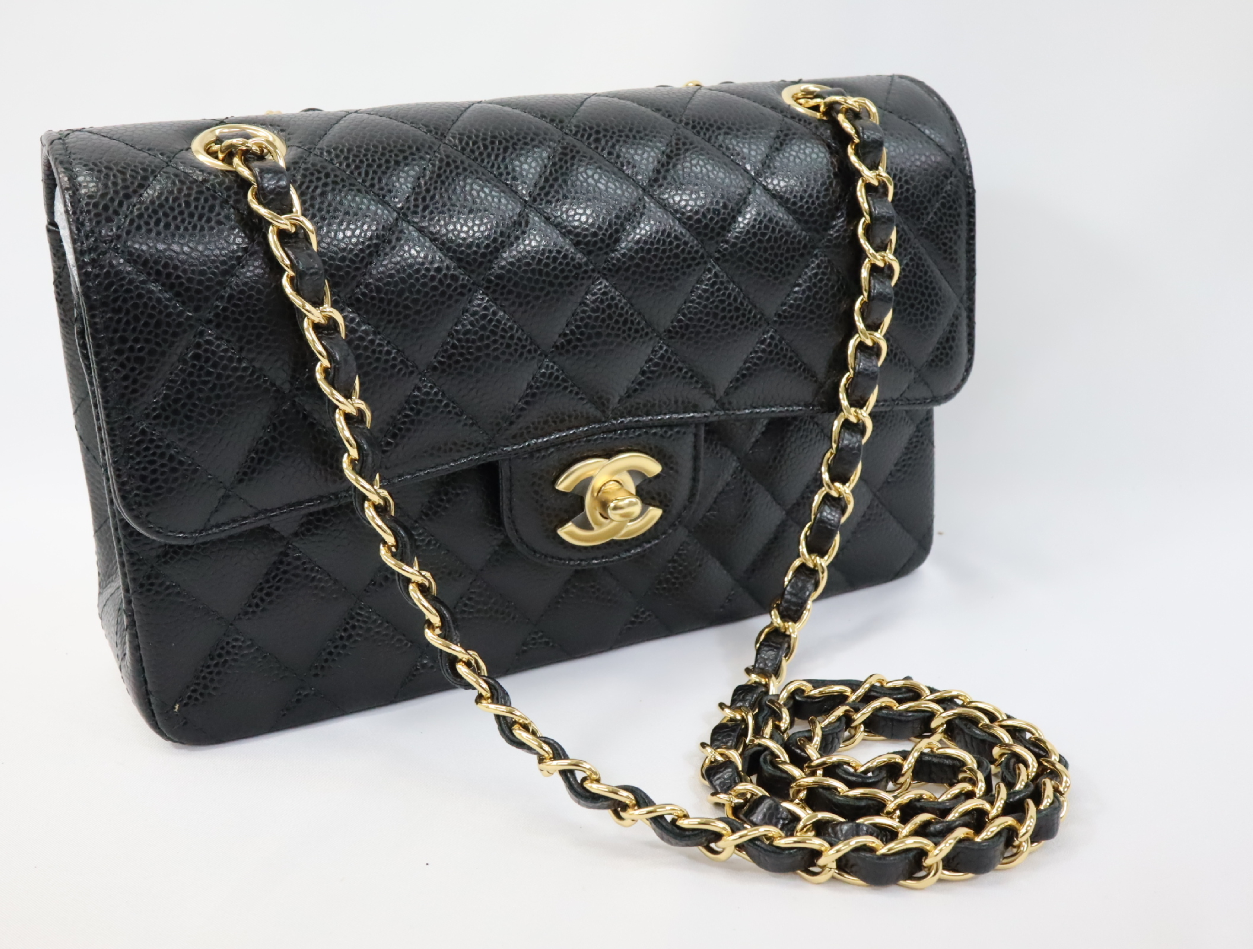 Matelassé 23 Caviar Skin Double Flap Black Random Plate Gold Hardware A01113? Shoulder Bag — view 3