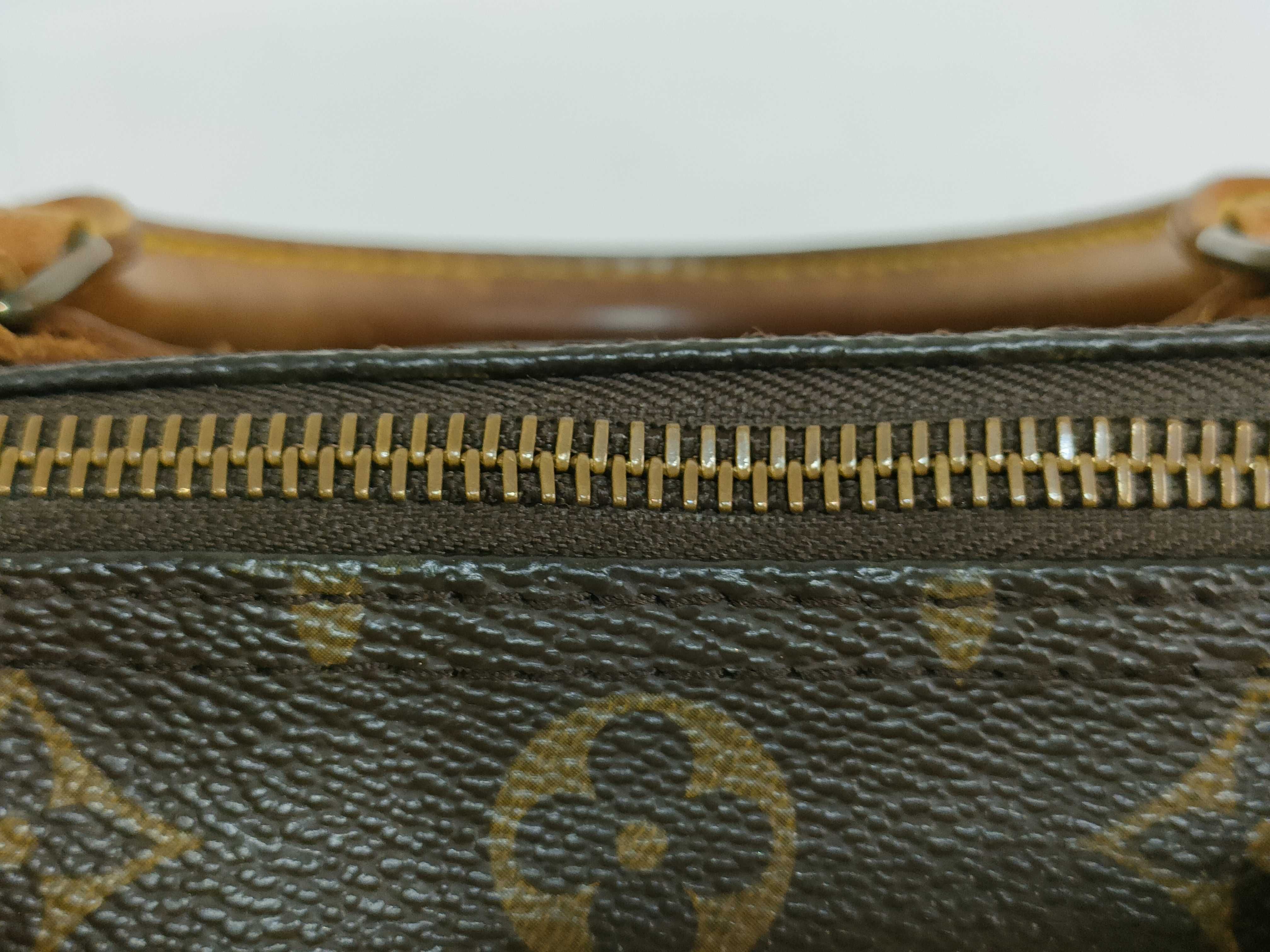 Monogram Louis Vuitton Speedy 30 Handbag — view 13