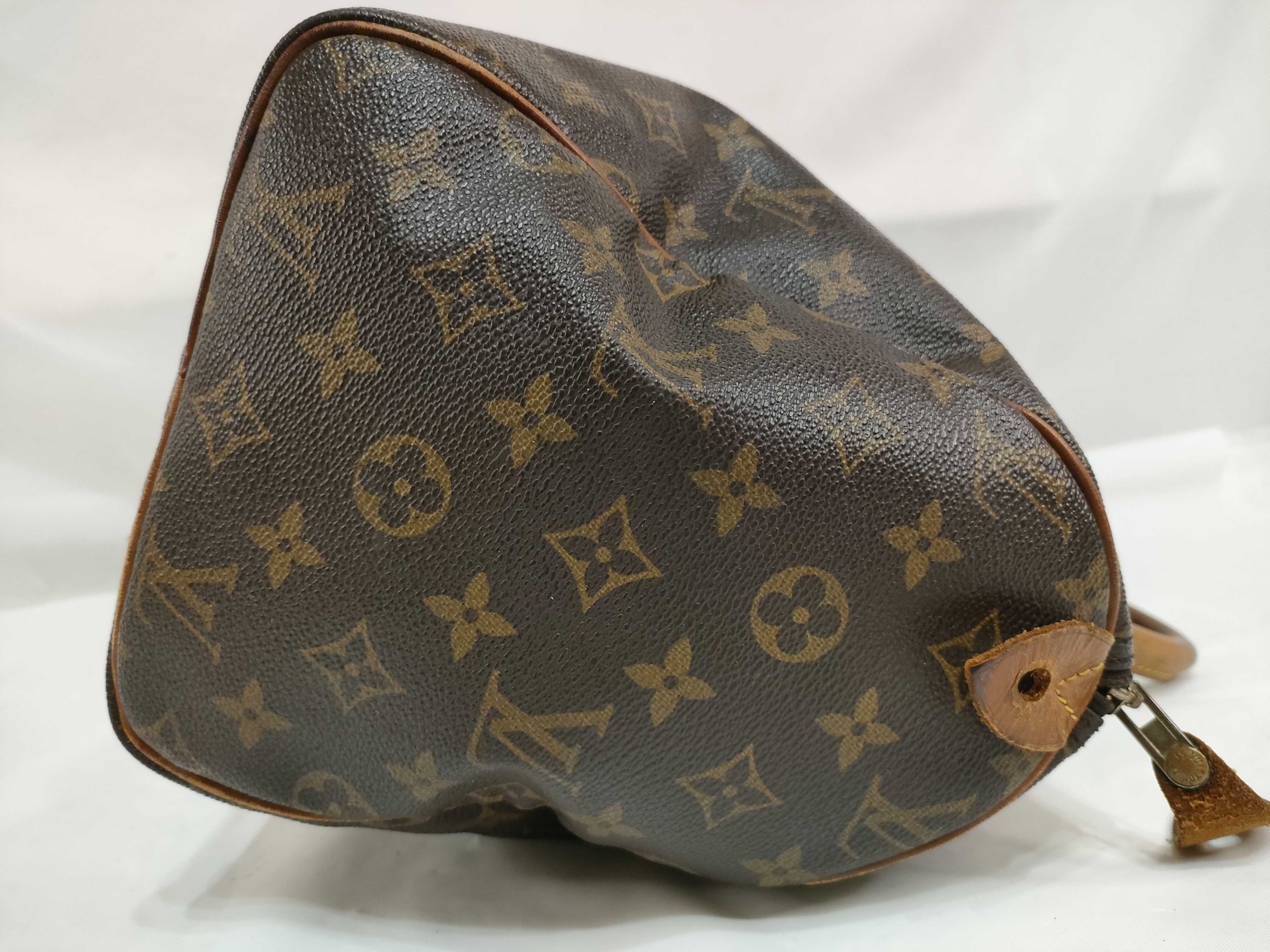 Monogram Louis Vuitton Speedy 30 Handbag — view 8