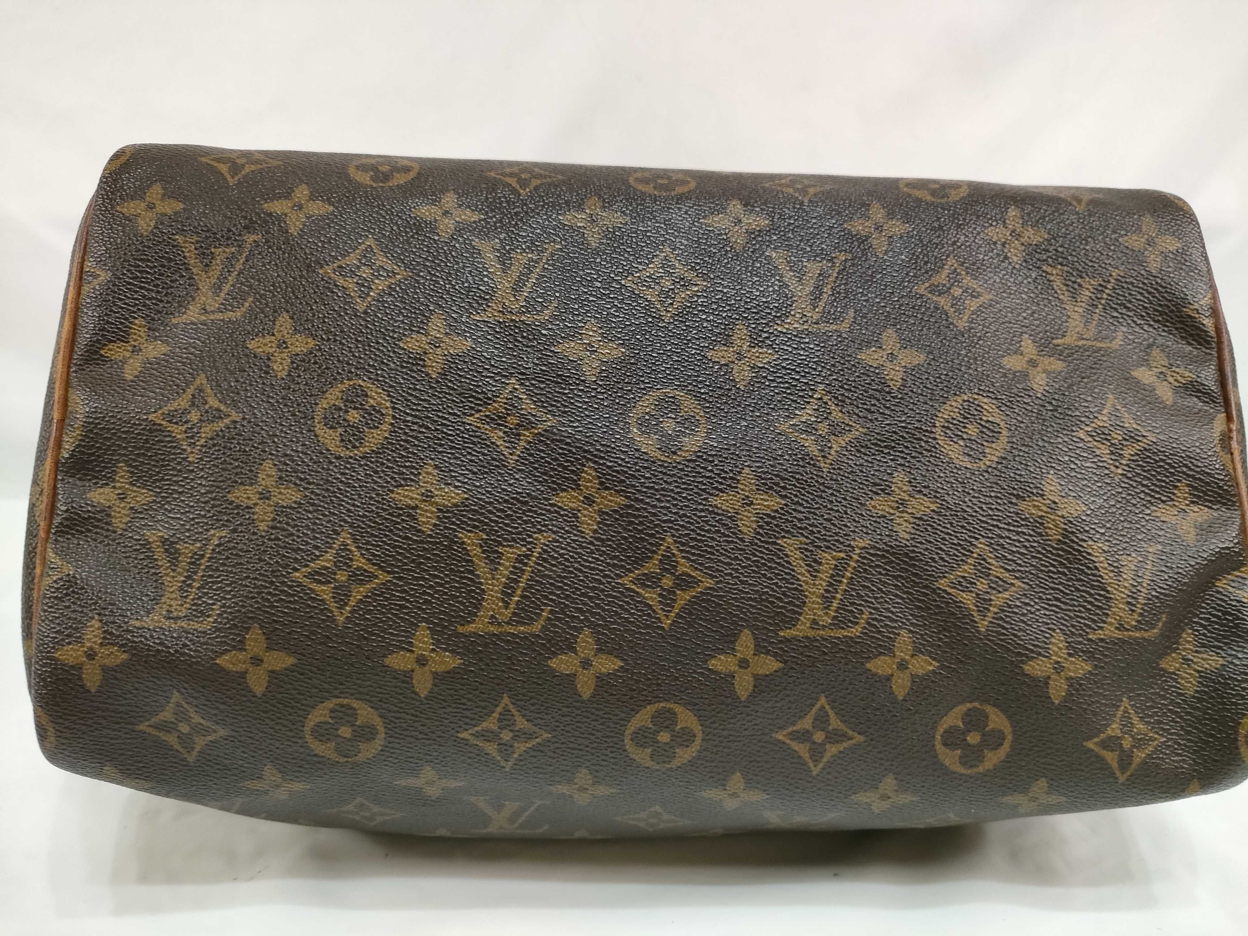 Monogram Louis Vuitton Speedy 30 Handbag — view 9