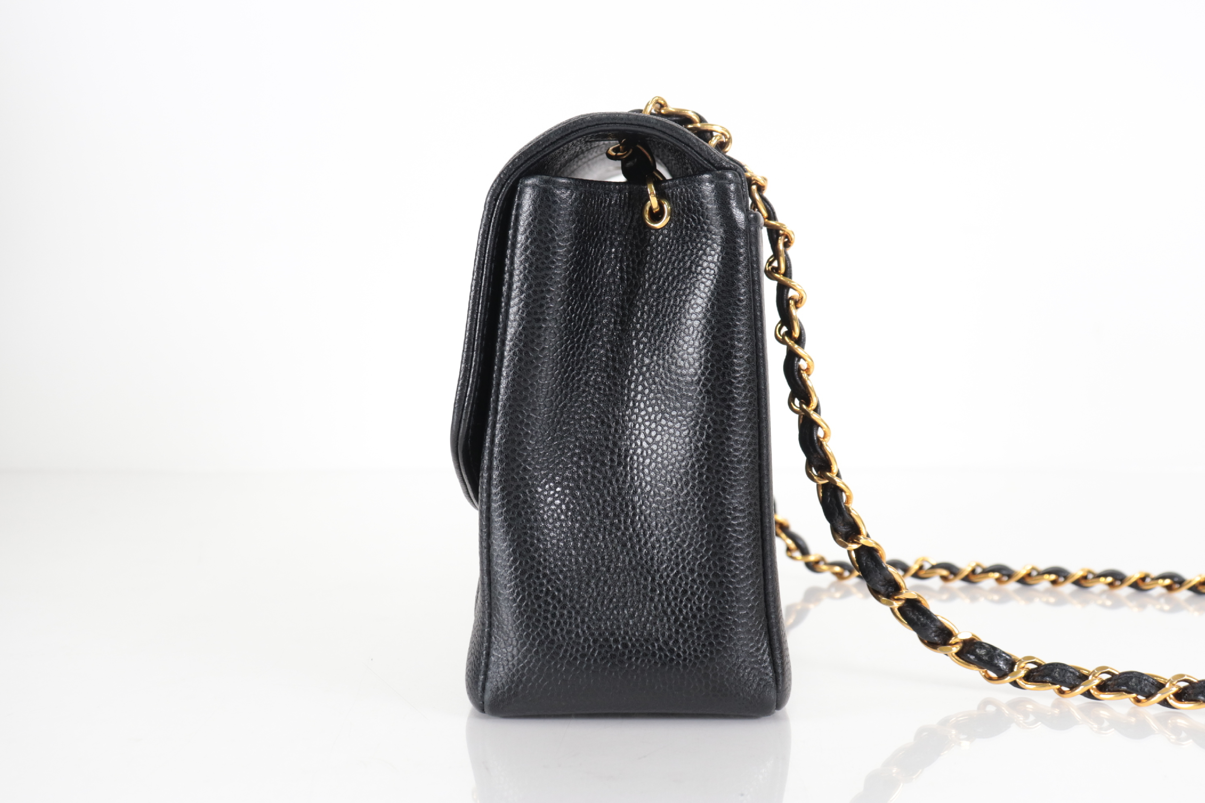 Diana 25 Caviar Chain Shoulder Bag (Serial No. 5) — view 4