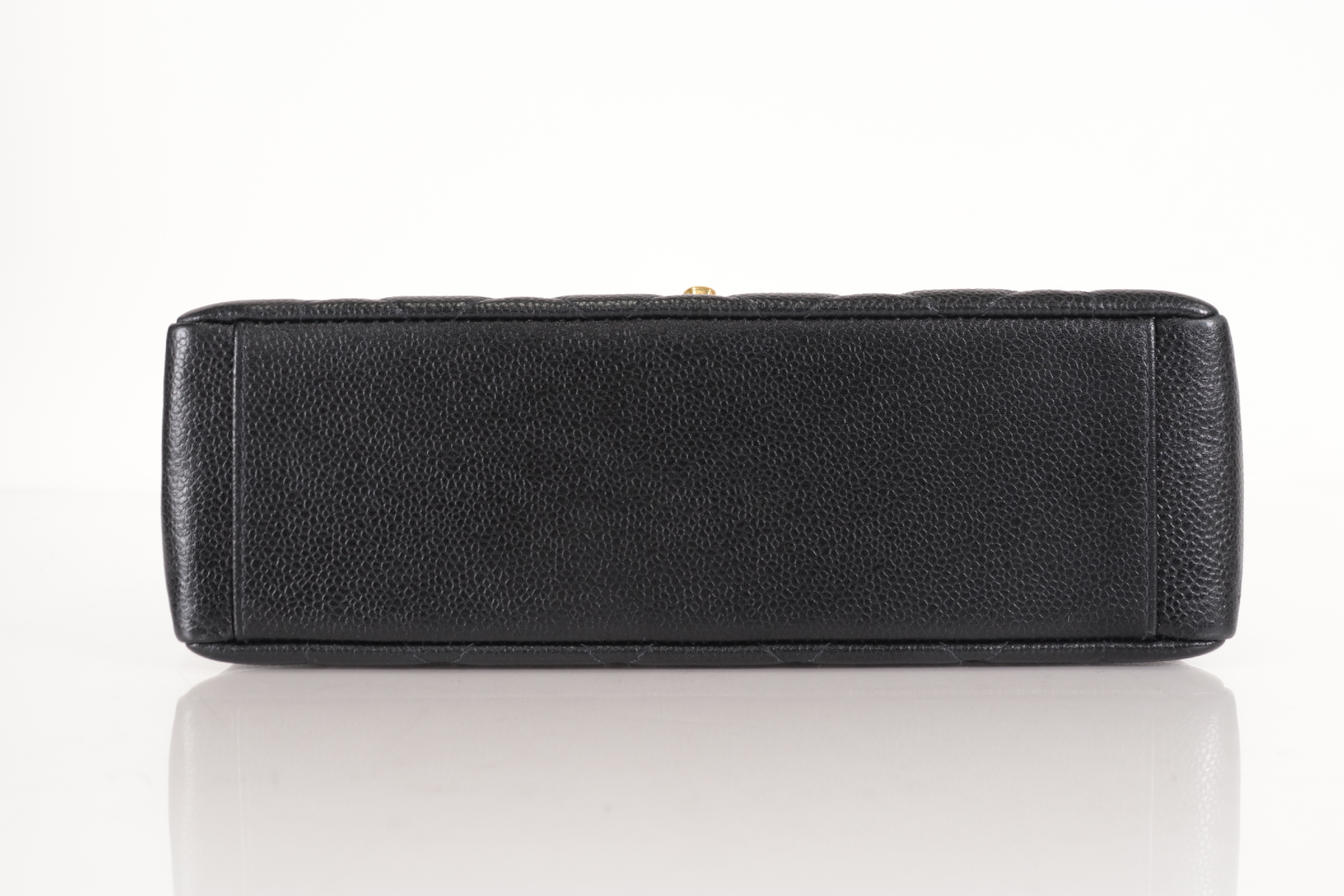 Diana 25 Caviar Chain Shoulder Bag (Serial No. 5) — view 6
