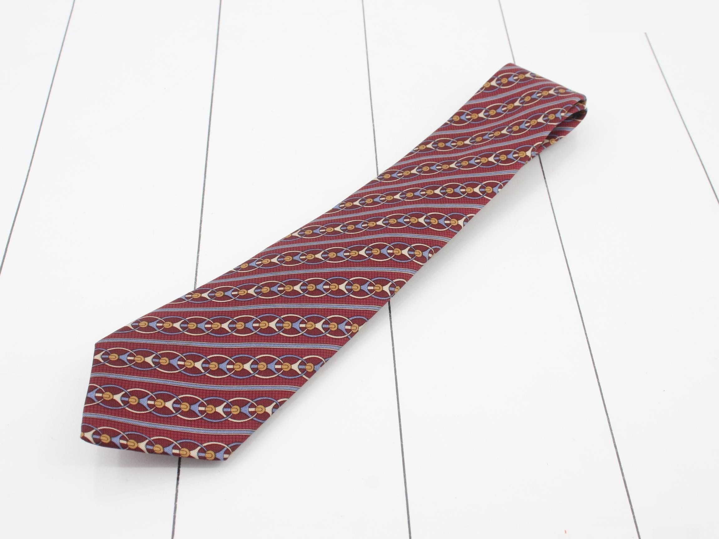 all-over pattern tie