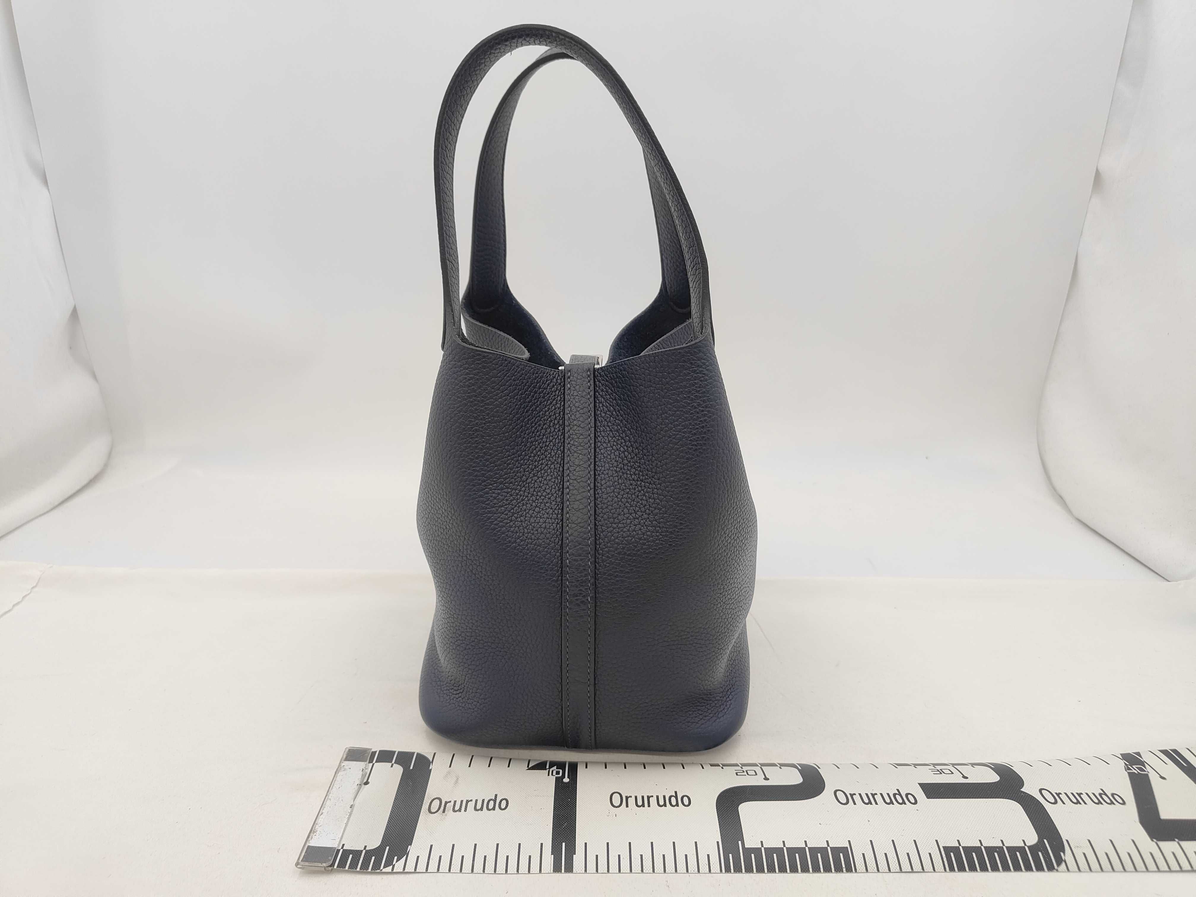 Picotin Lock 22 MM Taurillon Clemence Leather, Blue Nuit, Silver Hardware, Year: 2020, Handbag — view 2