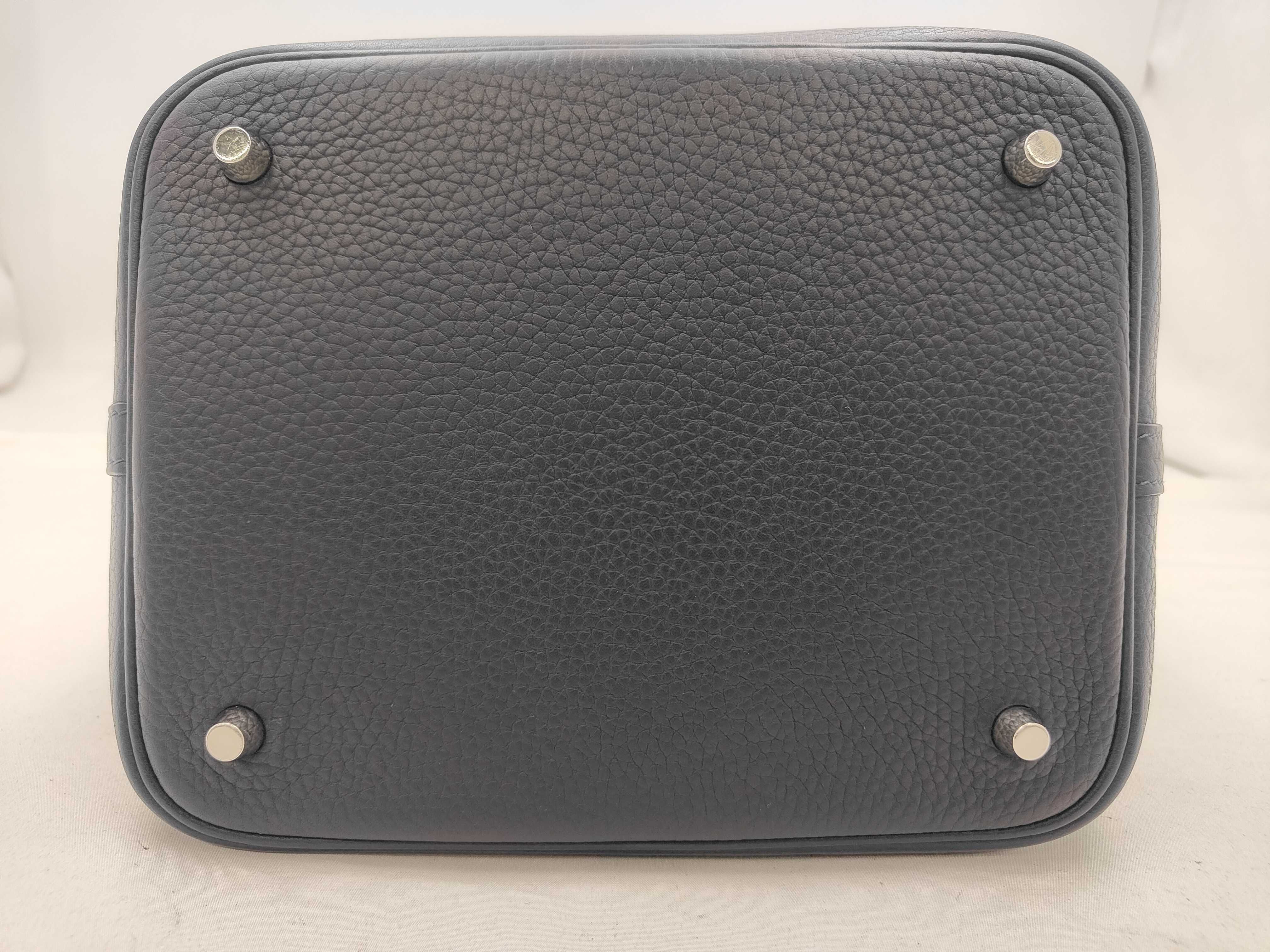 Picotin Lock 22 MM Taurillon Clemence Leather, Blue Nuit, Silver Hardware, Year: 2020, Handbag — view 7