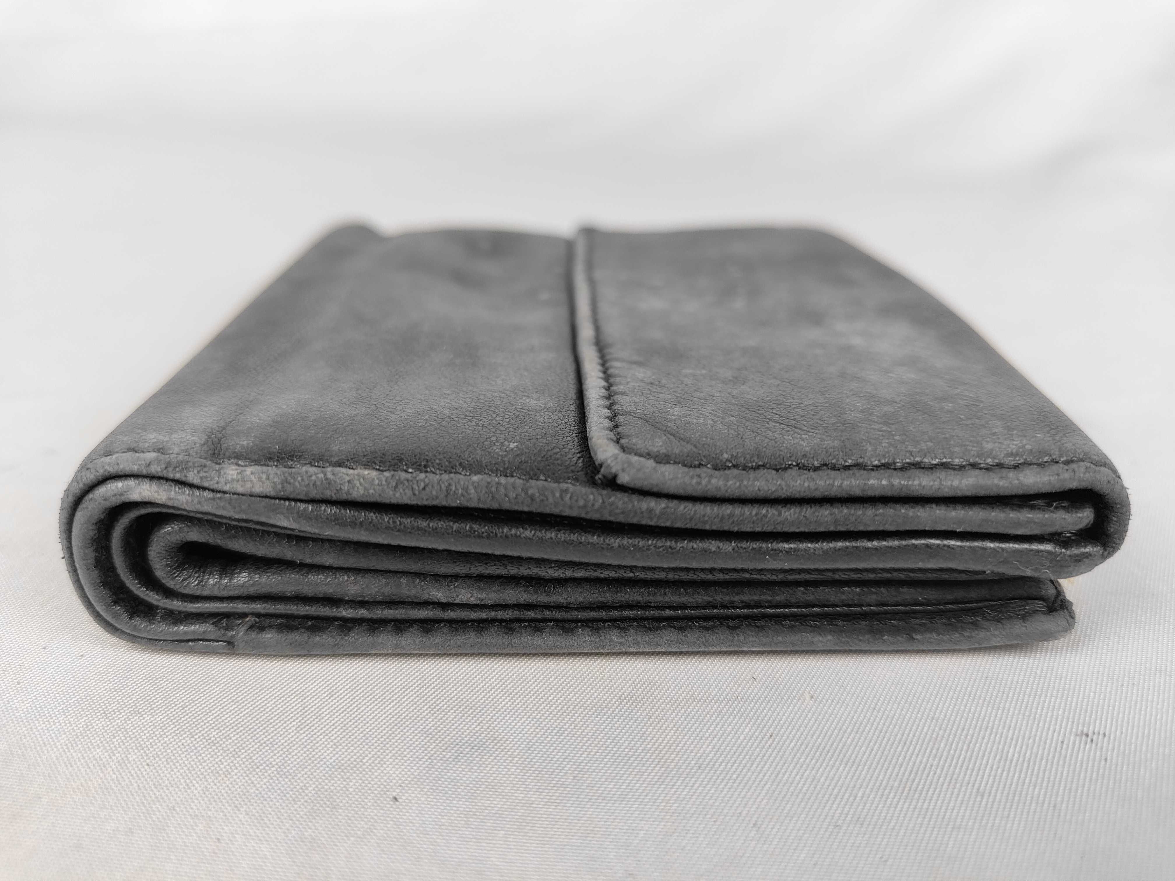 wallet — view 4