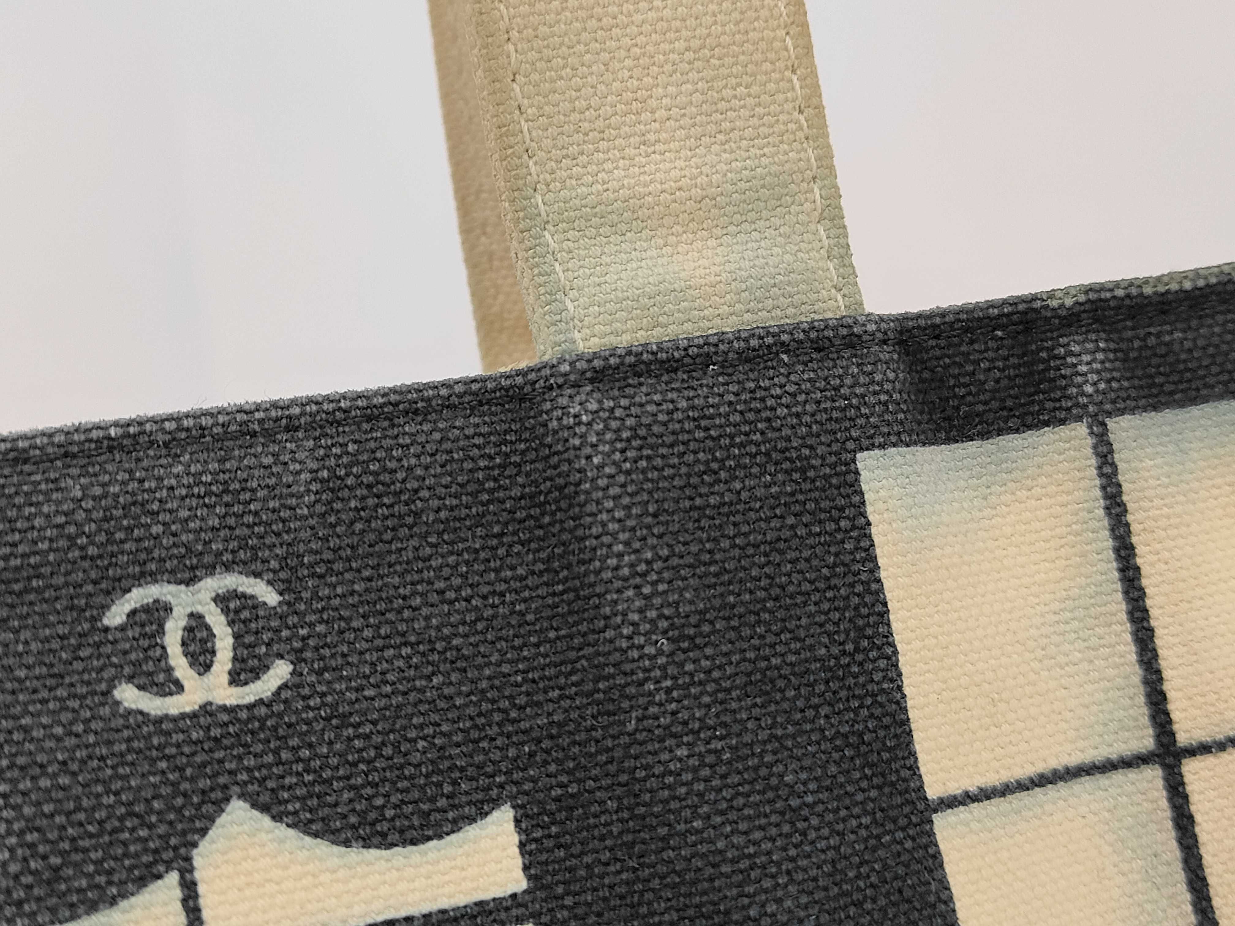 Windows Line Tote Bag — view 3