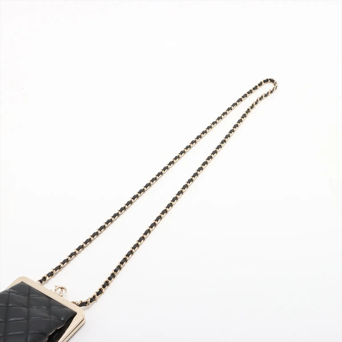 Matelasse Lambskin Chain Shoulder Bag Clasp Black Gold Hardware 31884267 31s — view 5