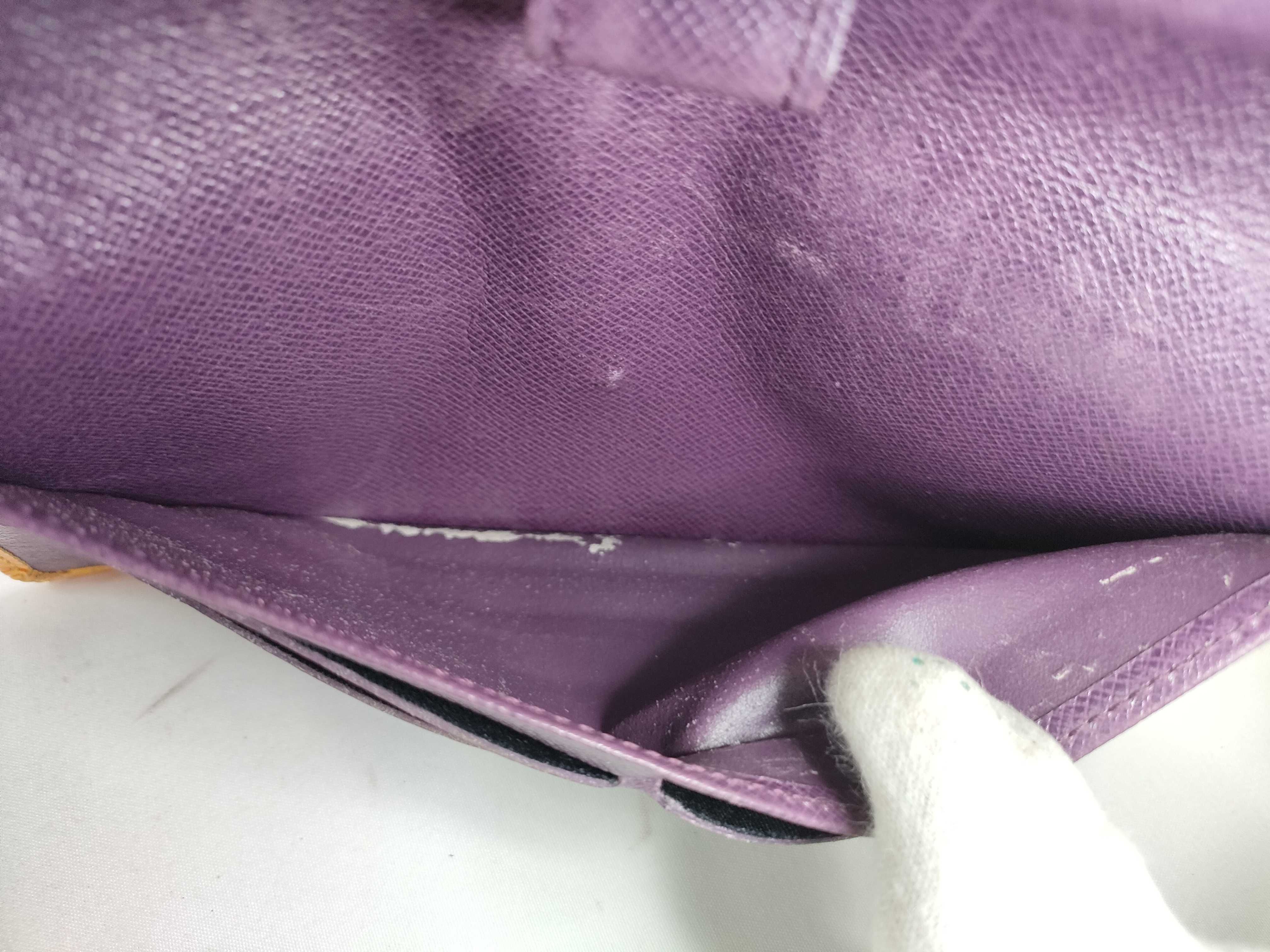 Epi Louis Vuitton Epi Portefeuille Tresor International M63389/CA0976 Wallet — view 12