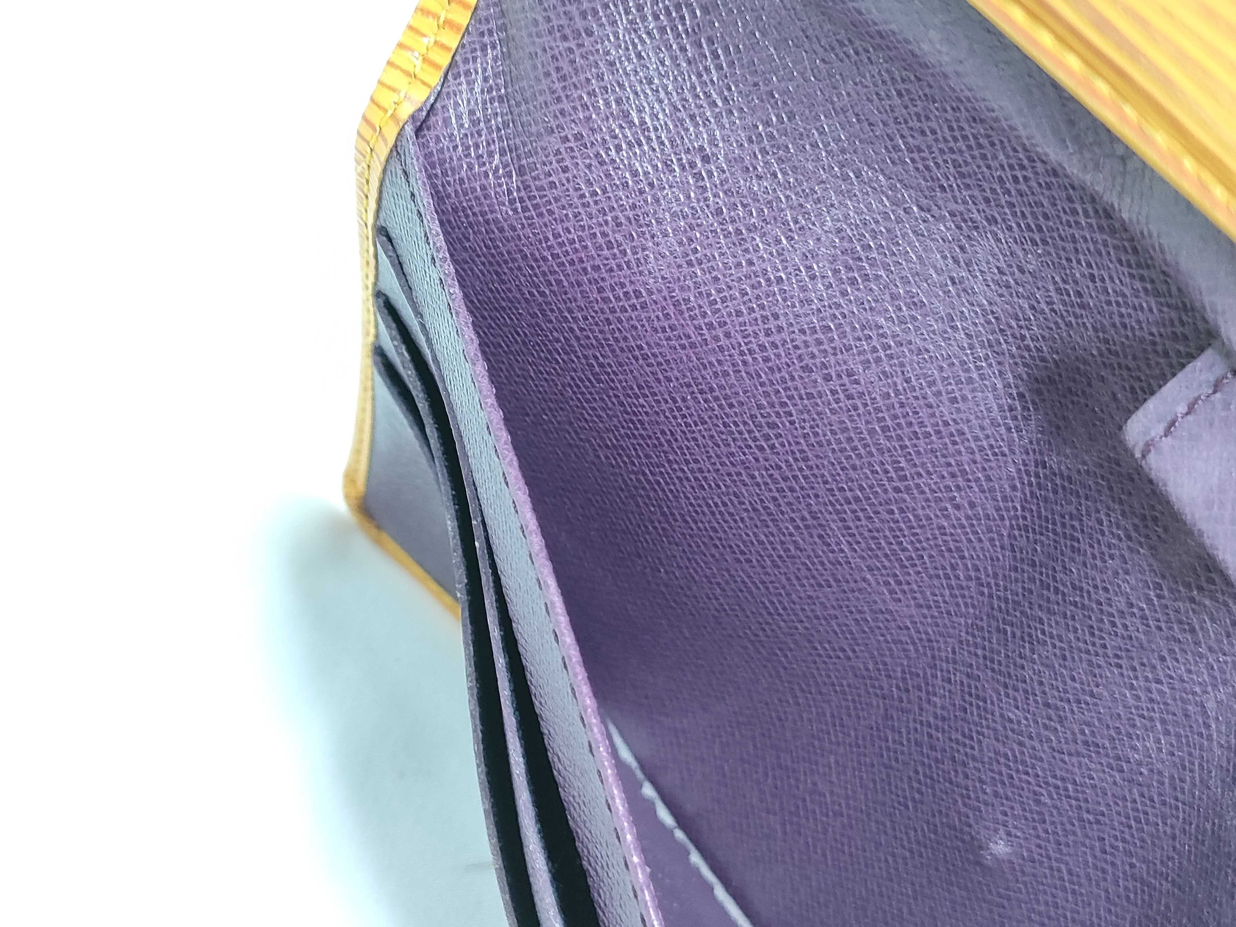 Epi Louis Vuitton Epi Portefeuille Tresor International M63389/CA0976 Wallet — view 13