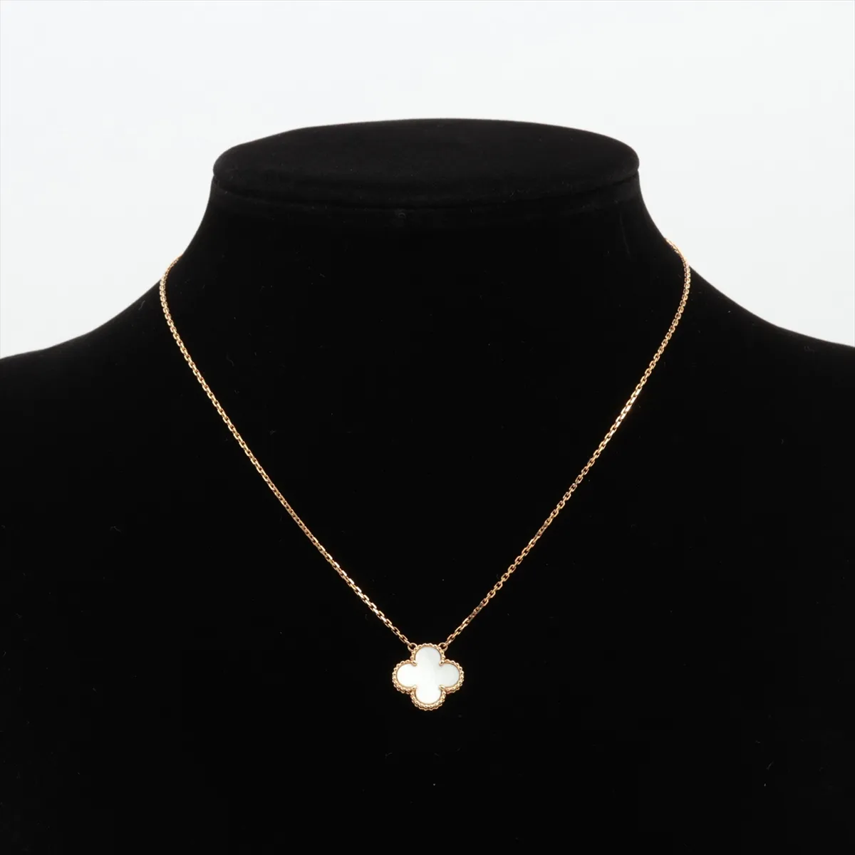 Vintage Alhambra Shell Necklace, 750 (Yellow Gold), 4.9g, JE049880. Shell shows some cloudiness, — view 5