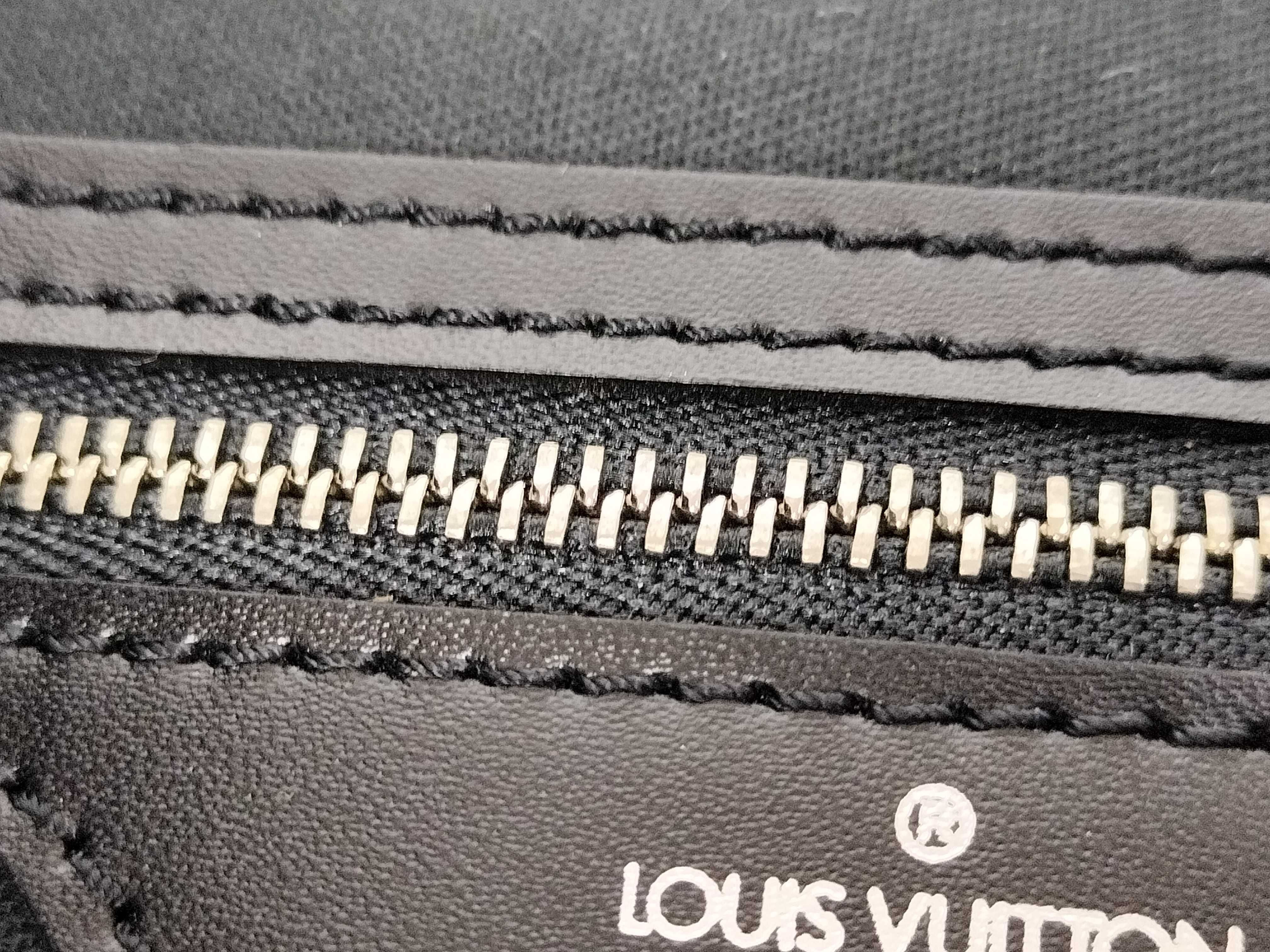Taiga Vuitton Taiga Delsu Shoulder Bag — view 13