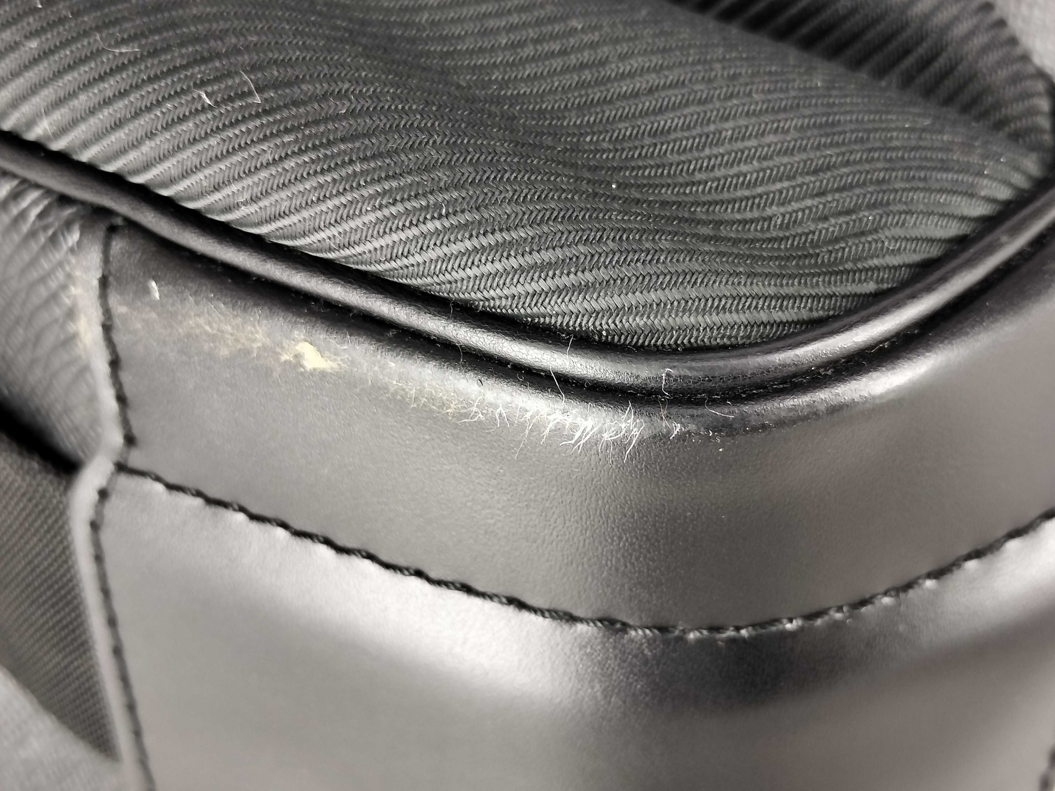 Taiga Vuitton Taiga Delsu Shoulder Bag — view 6