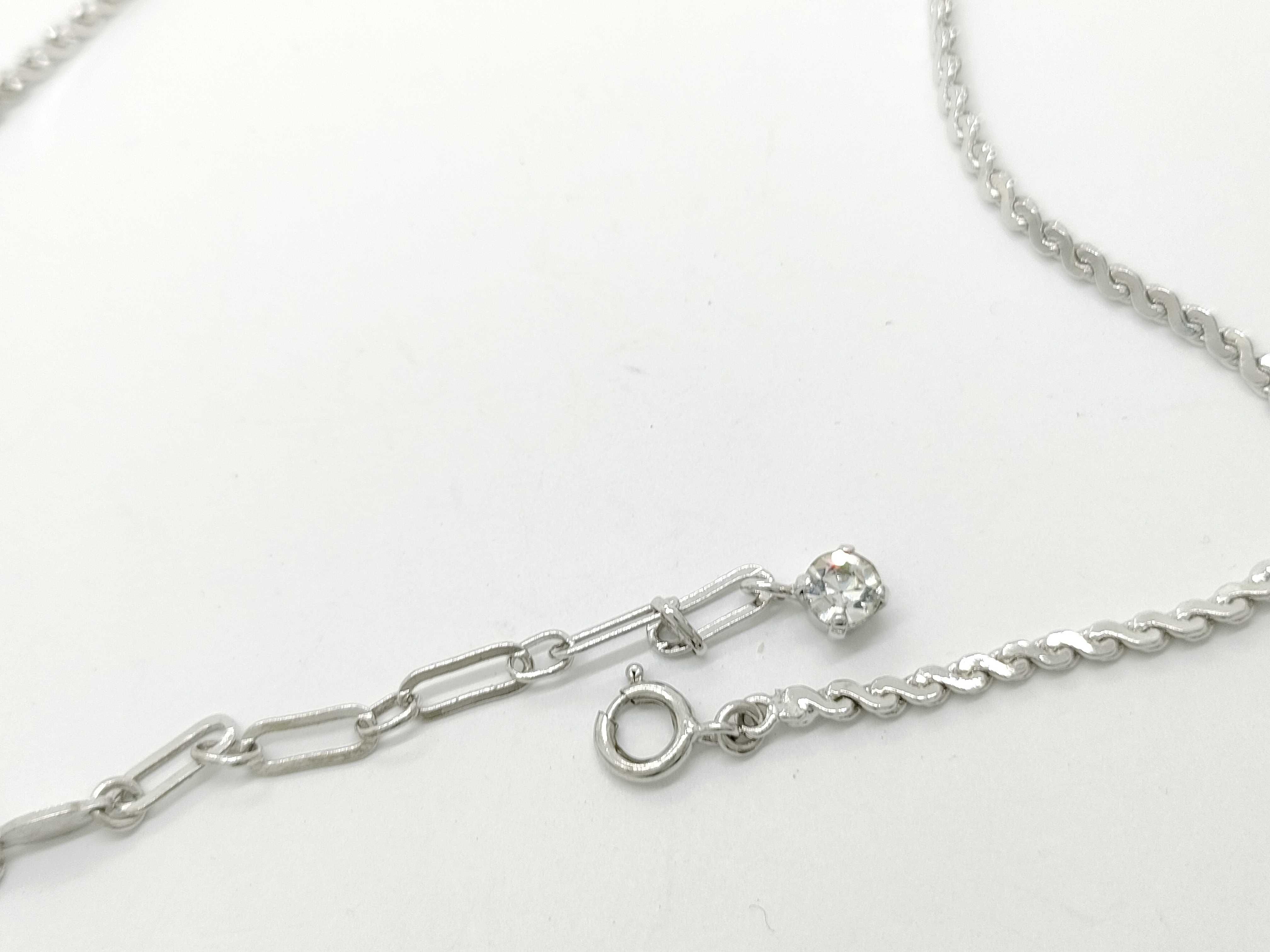 necklace — view 4