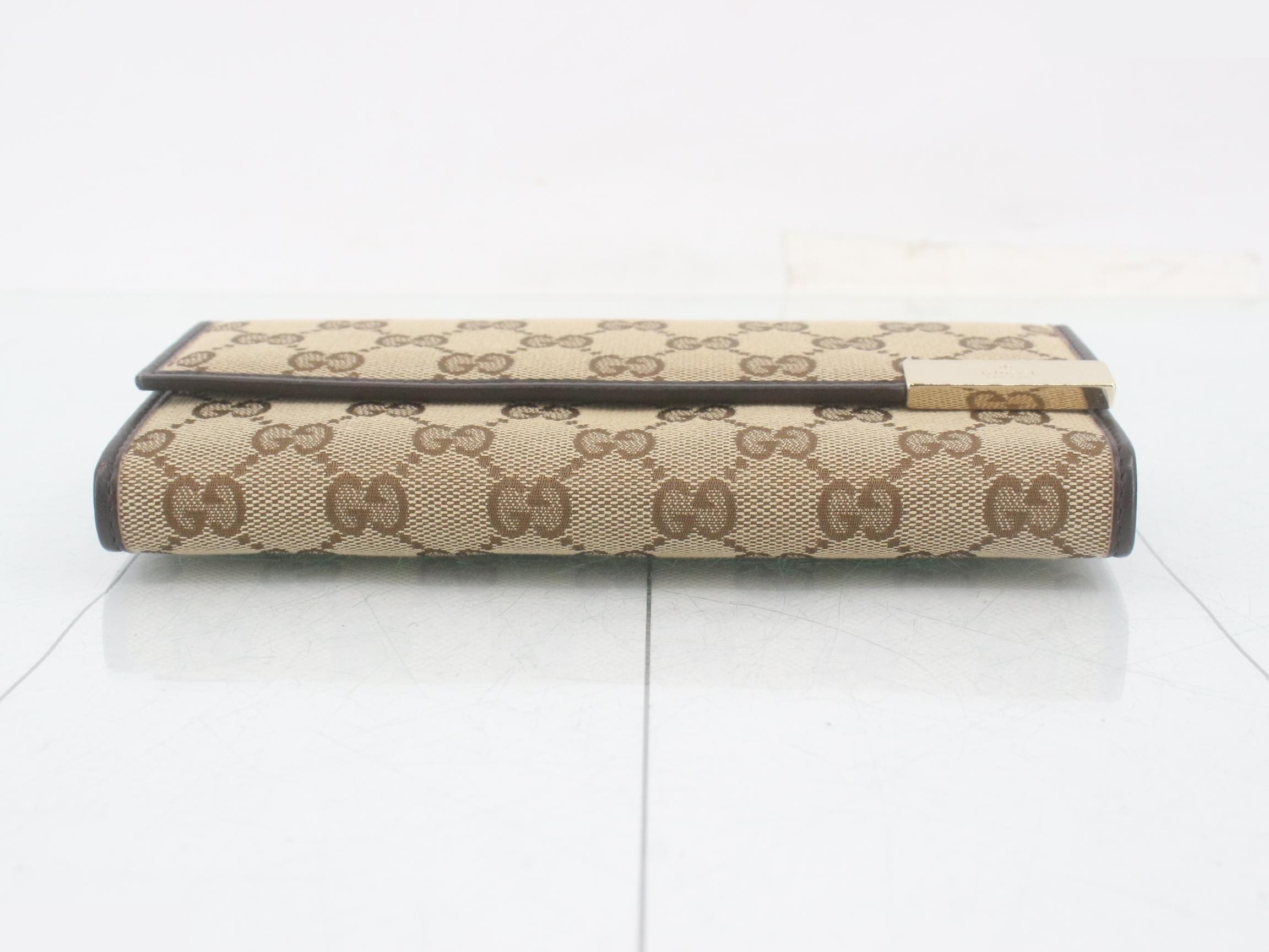 GG Canvas Chain Wallet Handbag — view 3