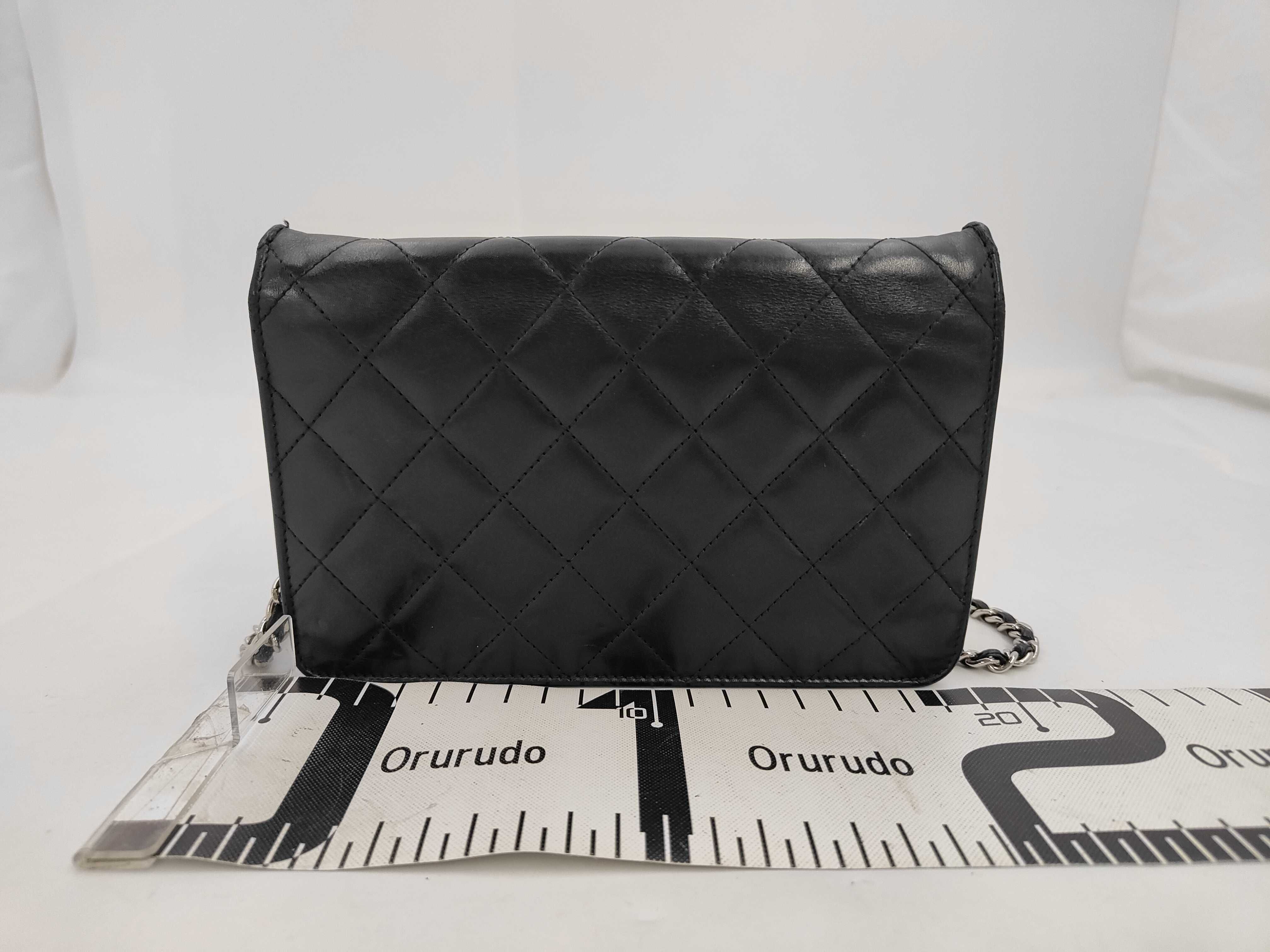 Cambon Matelassé Coco Mark Leather Chain Shoulder Wallet Bag — view 2