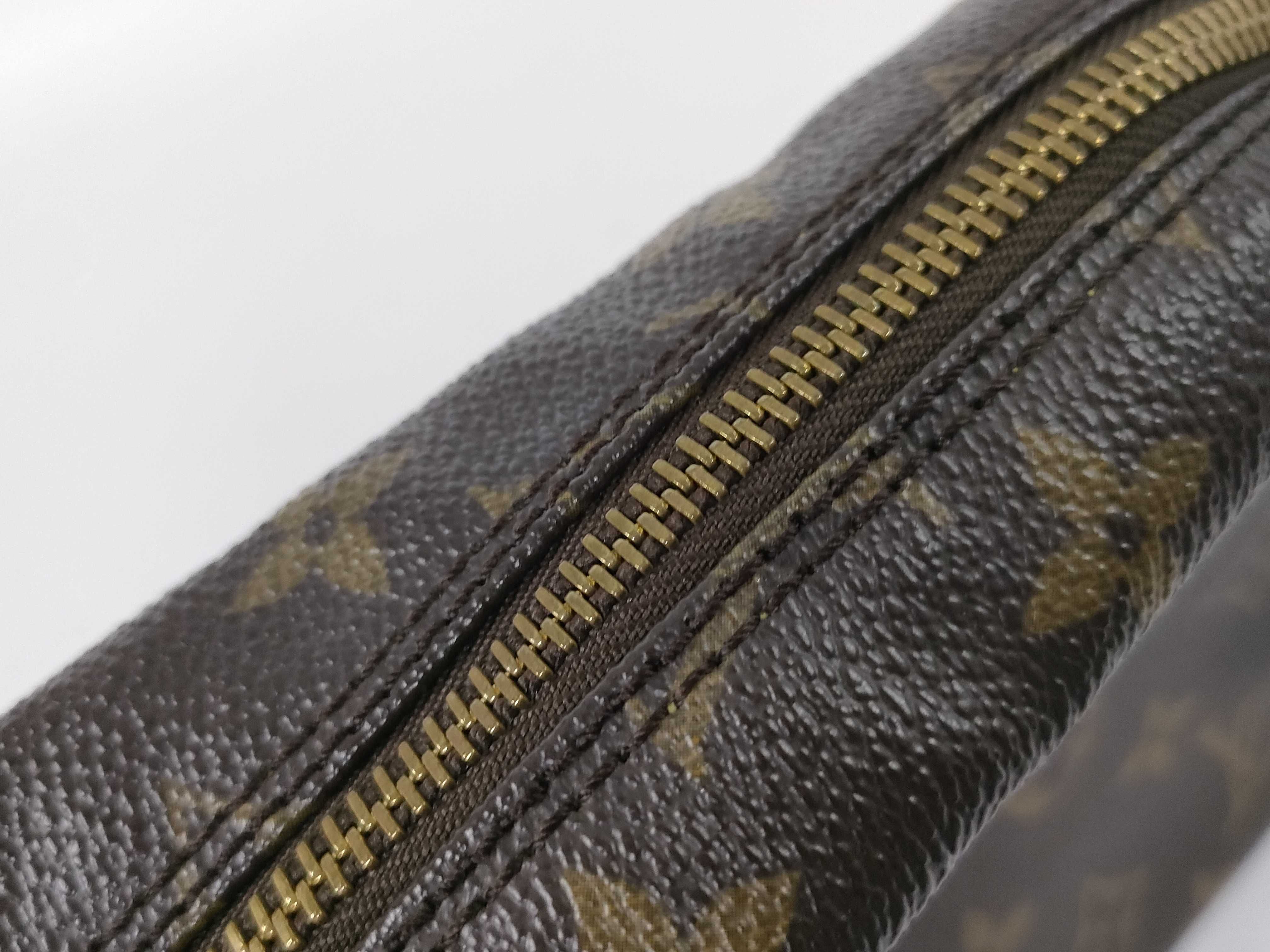 Monogram Louis Vuitton Monogram Trousses Toilette 23 Pouch — view 5