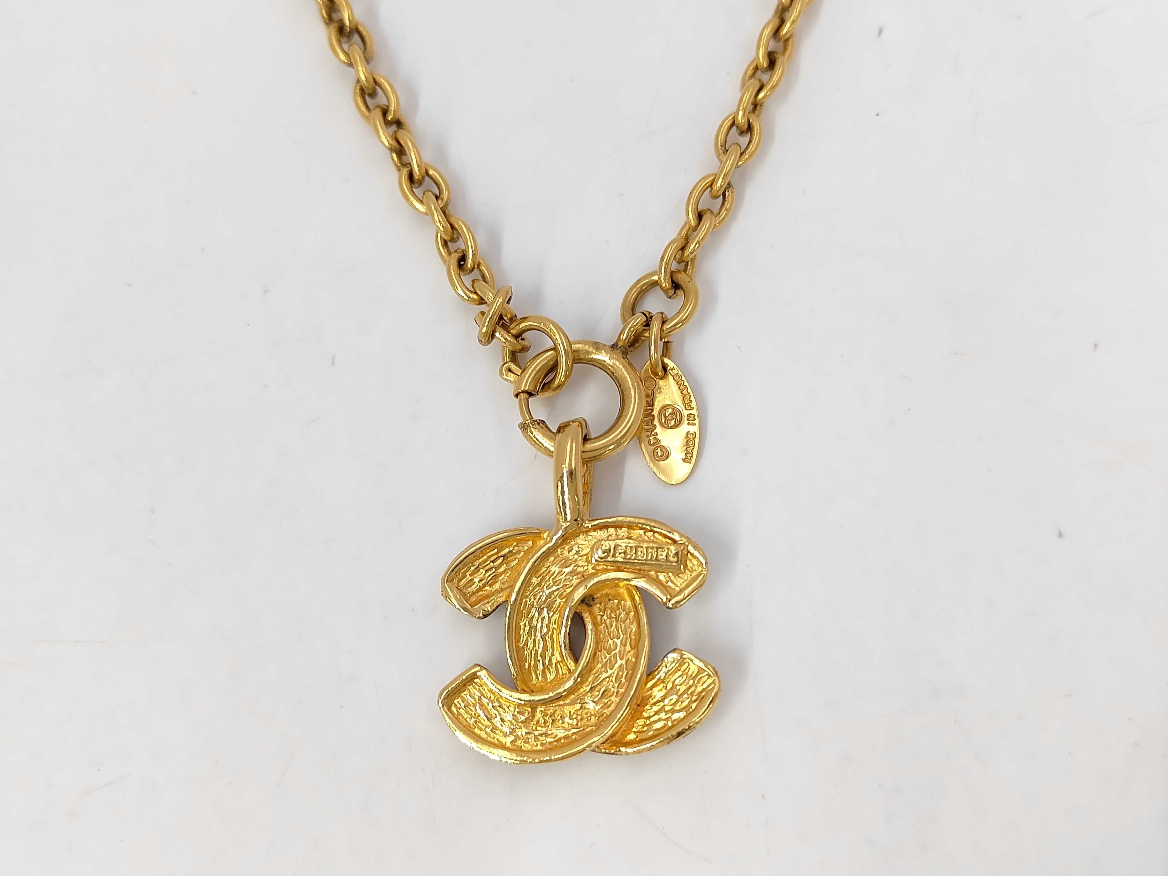 Matelassé Coco Necklace Gold Necklace — view 2