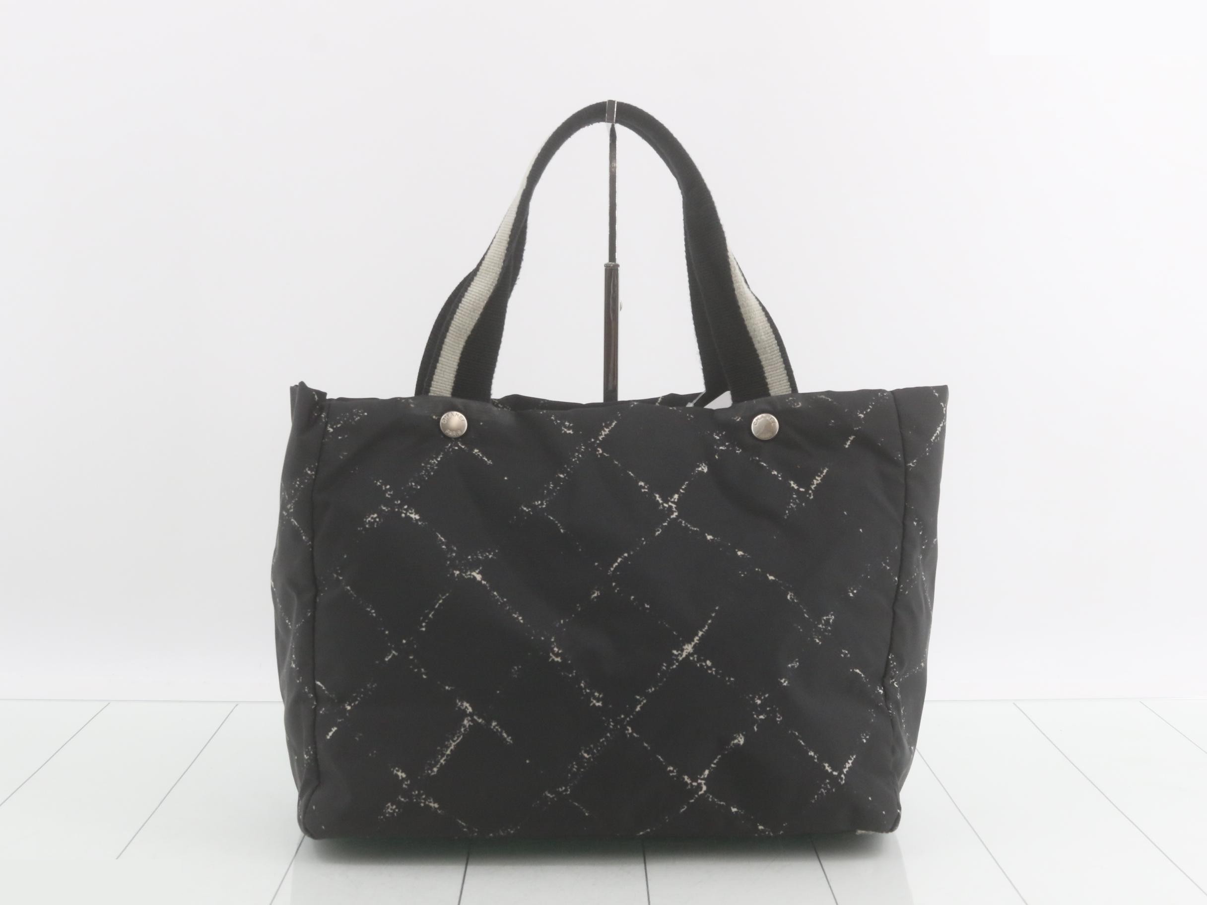 Travel Line Tote Bag — view 2