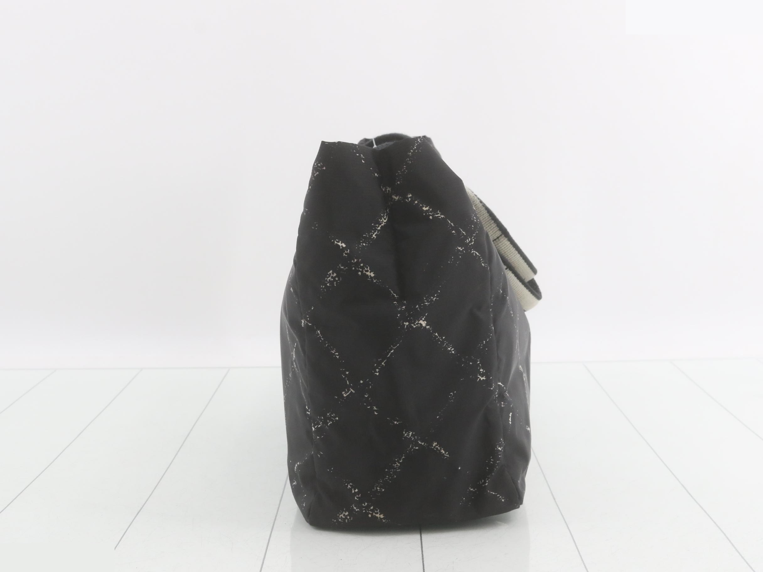 Travel Line Tote Bag — view 3