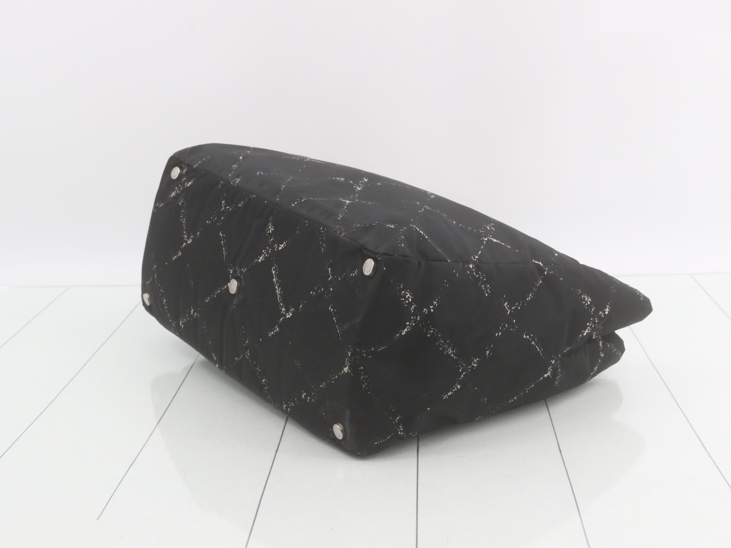 Travel Line Tote Bag — view 6