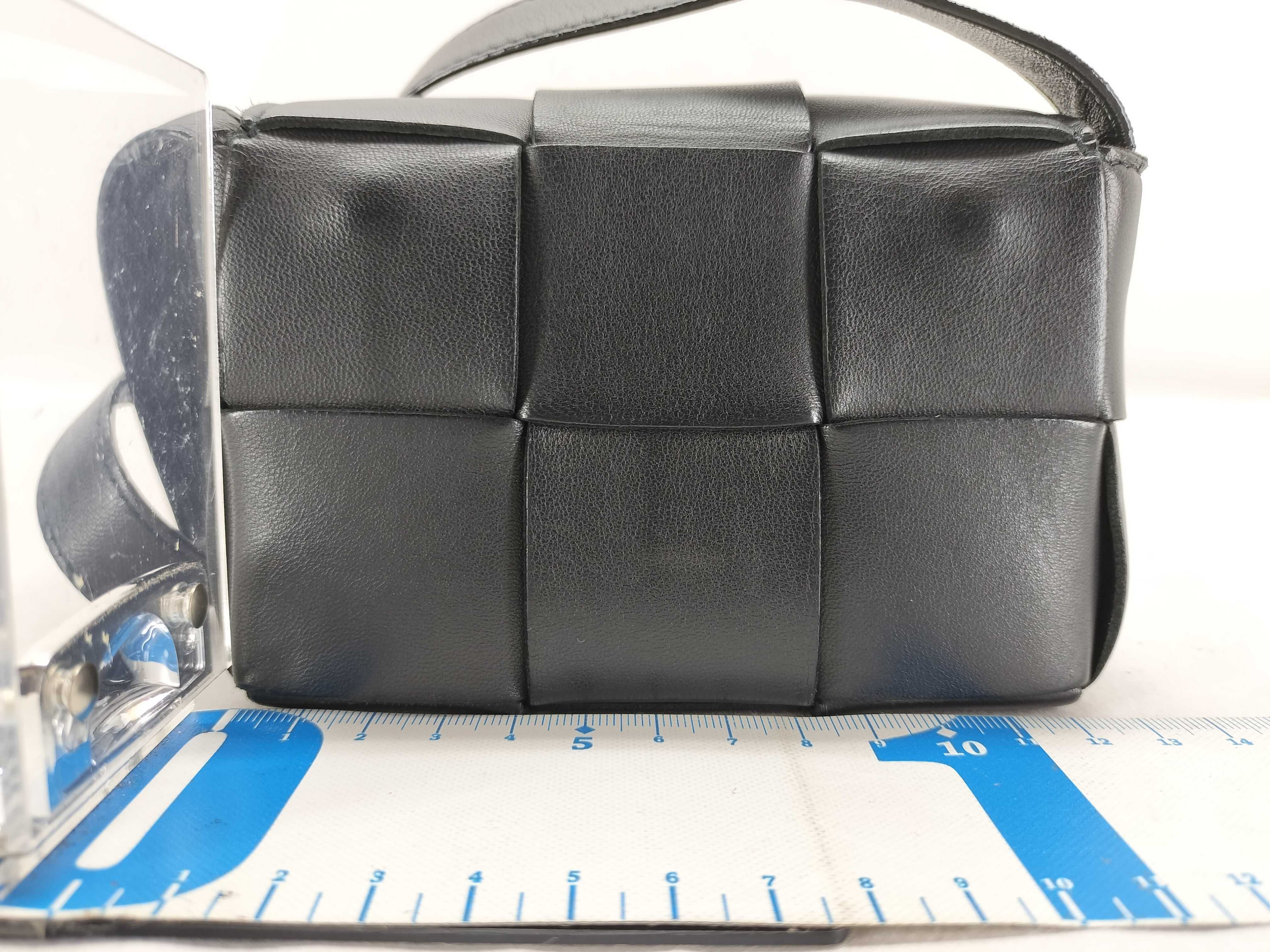 Intrecciato Bottega Veneta Maxi Intrecciato Candy Cassette Leather Shoulder Bag Black Shoulder Bag — view 2