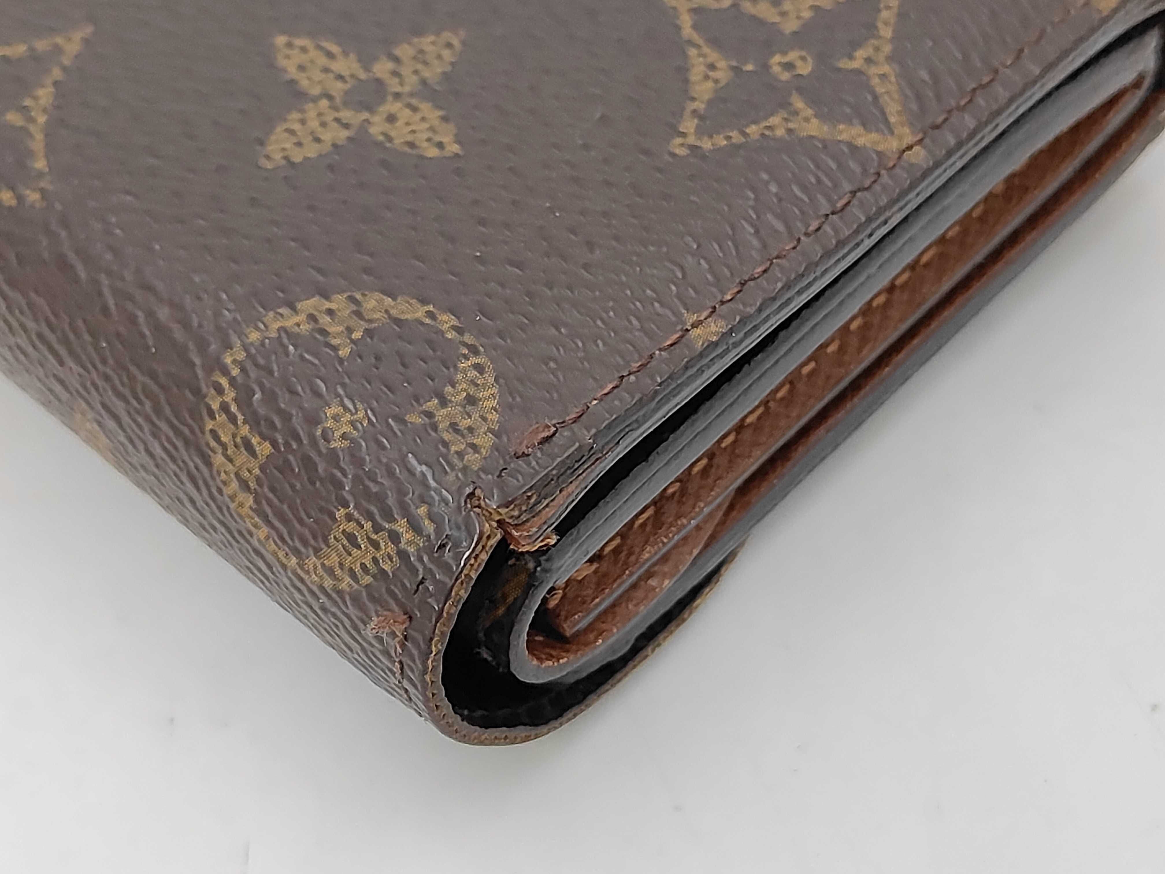 wallet — view 3
