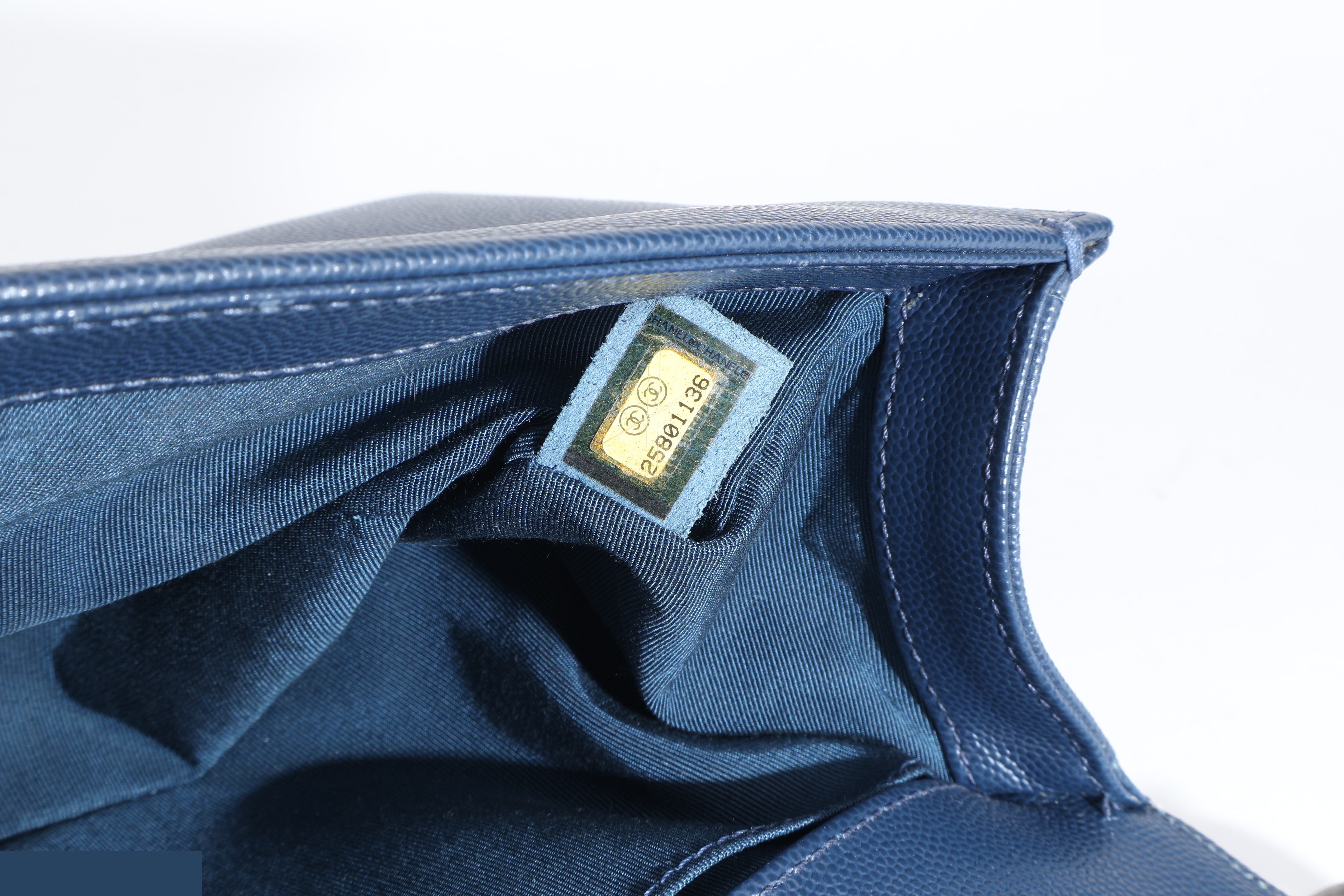 LEBOY MEDIUM NAVY BLUE CAVIAR RHW — view 6