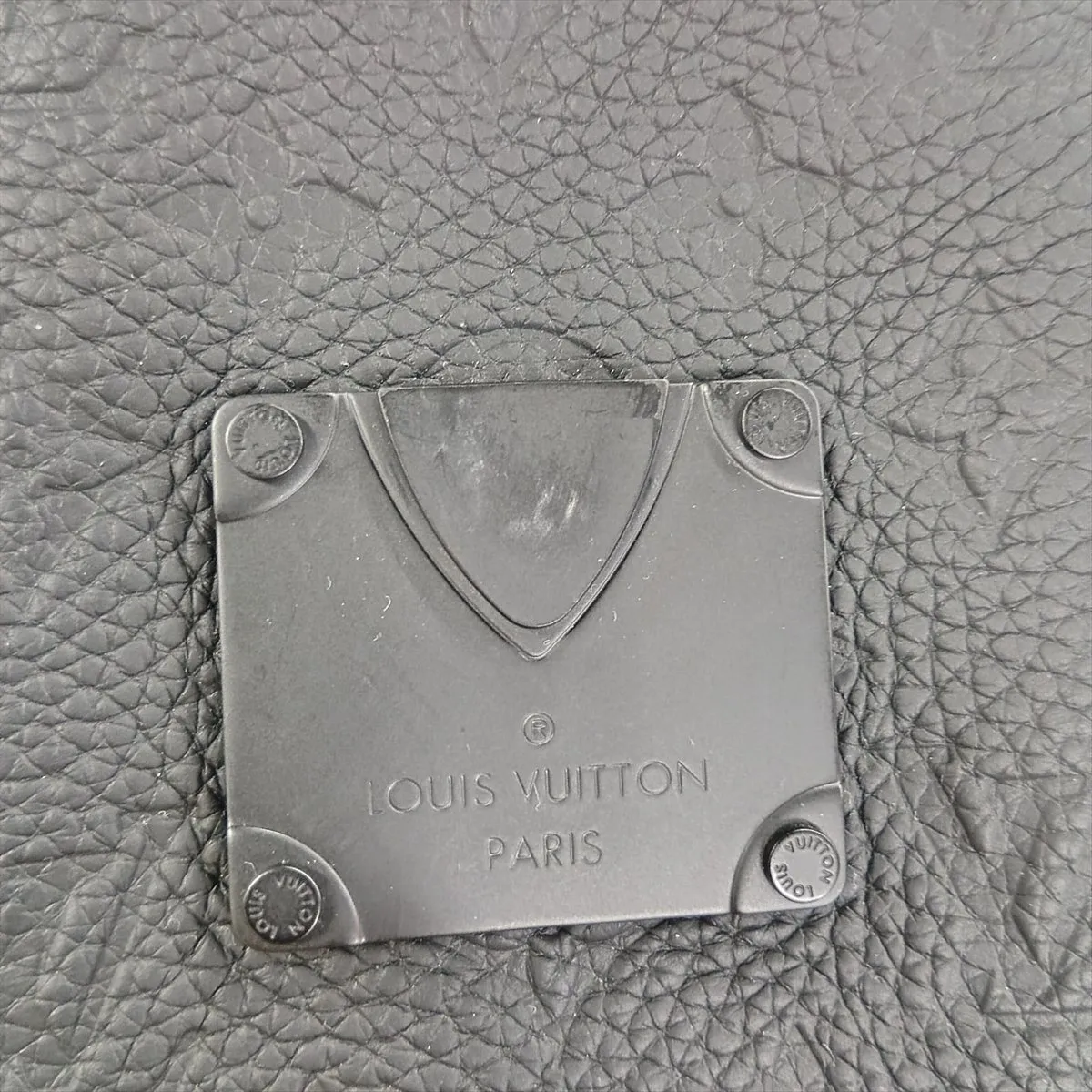 Taurillon Monogram S-Lock Vertical Wearable Wallet M81524 Black (RFID detected) — view 12