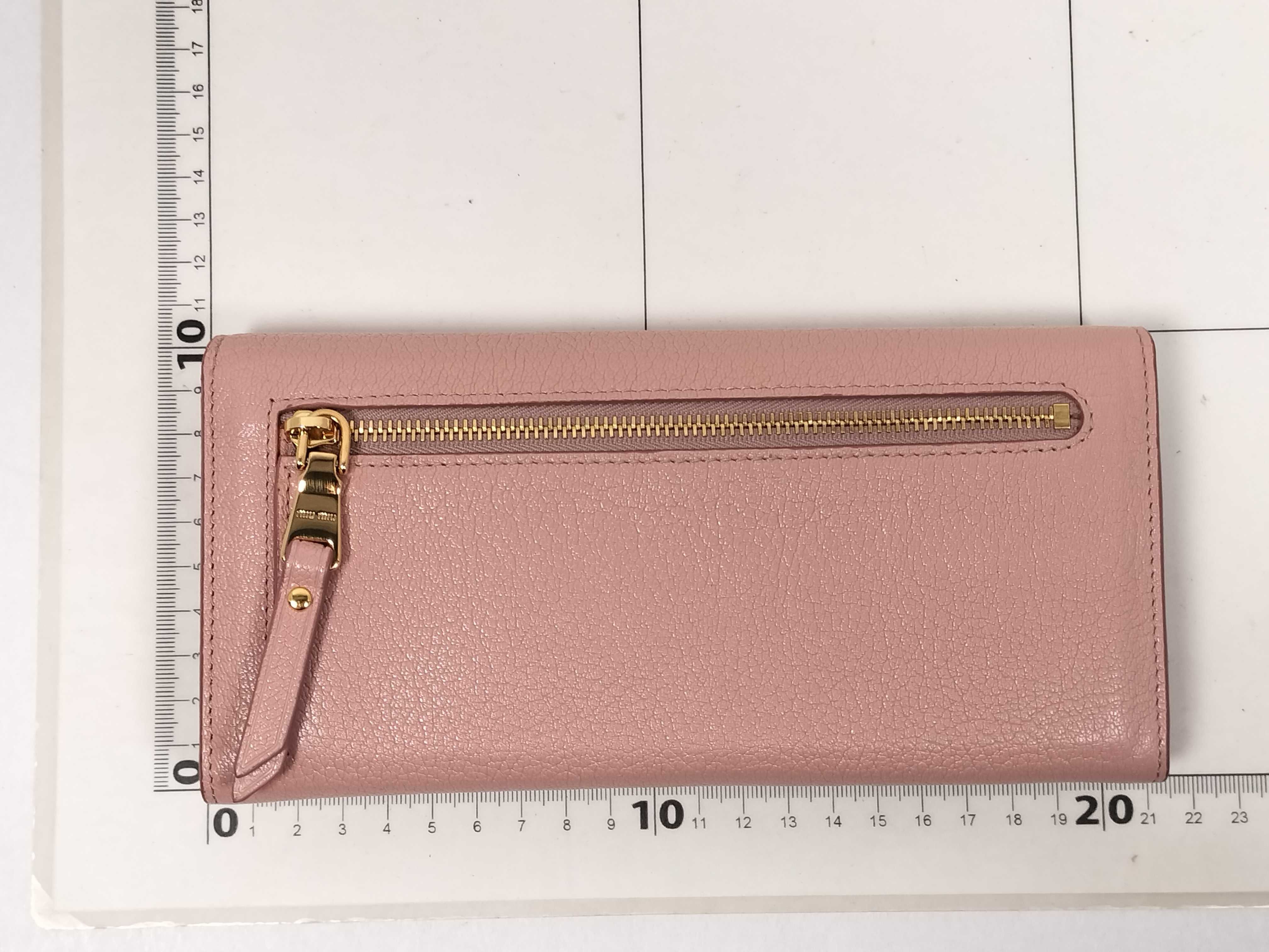 long wallet, pink, with box. — view 2