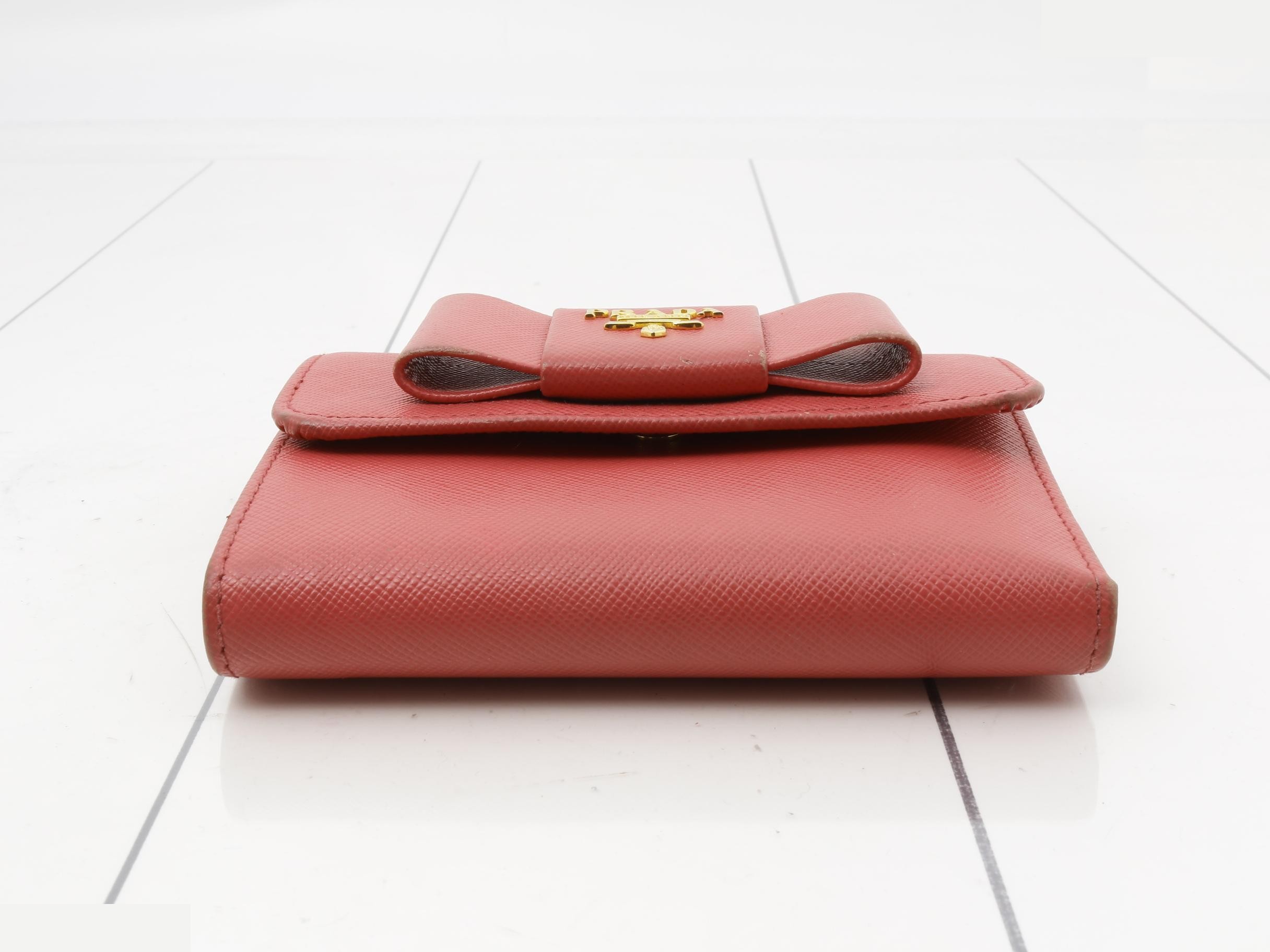 Saffiano Ribbon Logo Tri-fold Wallet (Pink) — view 3