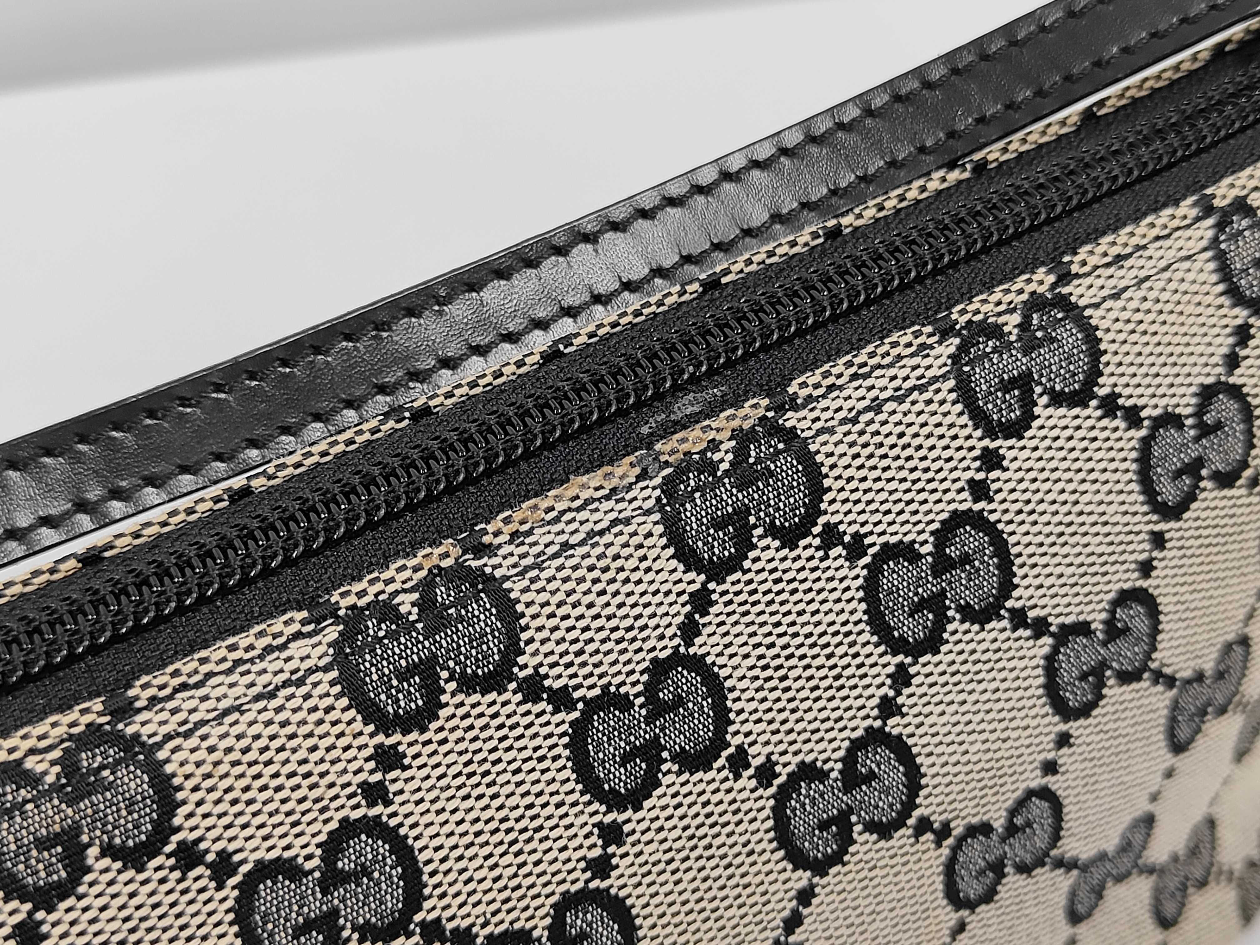 GG Canvas Accessory Pouch Handbag — view 3