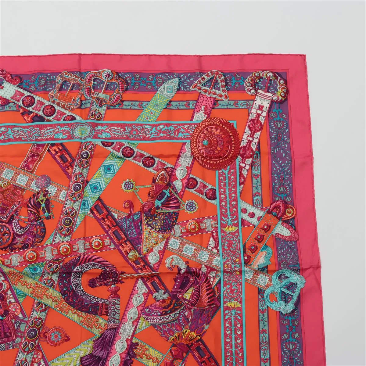 Carre 90 Le Songe dela Licorne Unicorn Dream Scarf Silk Orange Thread Tsure — view 3
