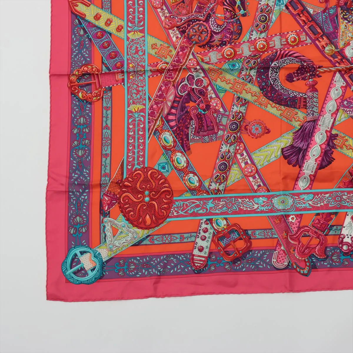 Carre 90 Le Songe dela Licorne Unicorn Dream Scarf Silk Orange Thread Tsure — view 5