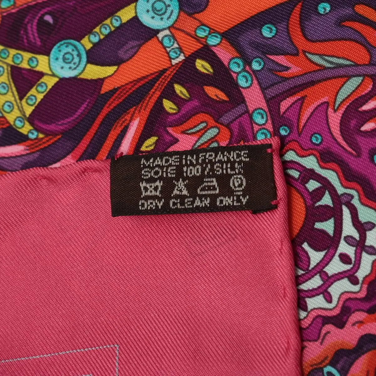 Carre 90 Le Songe dela Licorne Unicorn Dream Scarf Silk Orange Thread Tsure — view 7