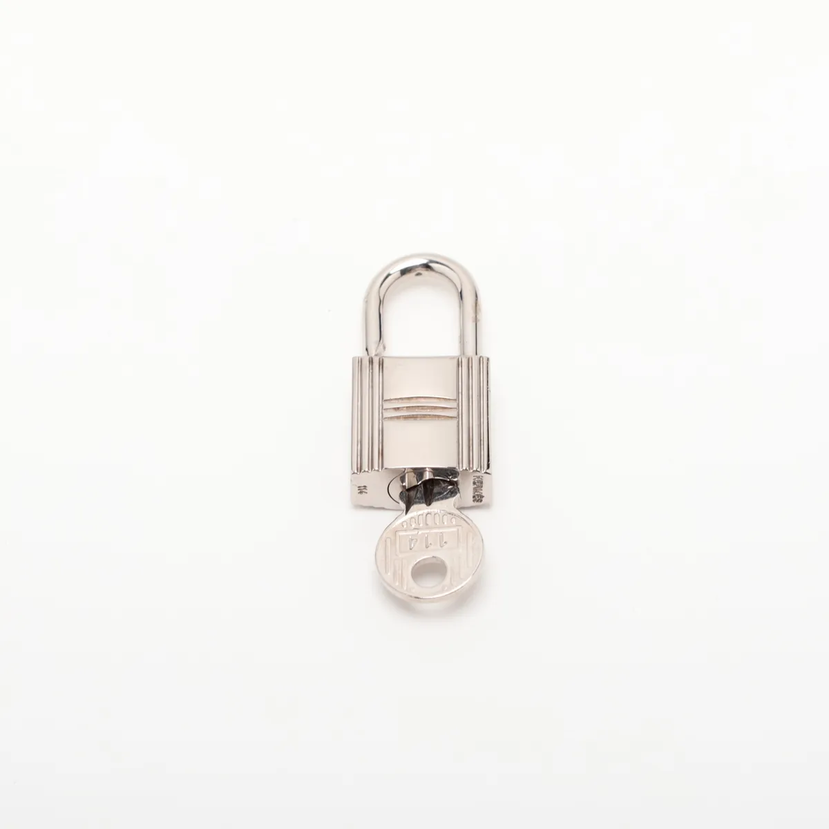 Picotin Lock 18 PM, Taurillon Clemence leather, red, silver hardware, B: 2023 — view 9