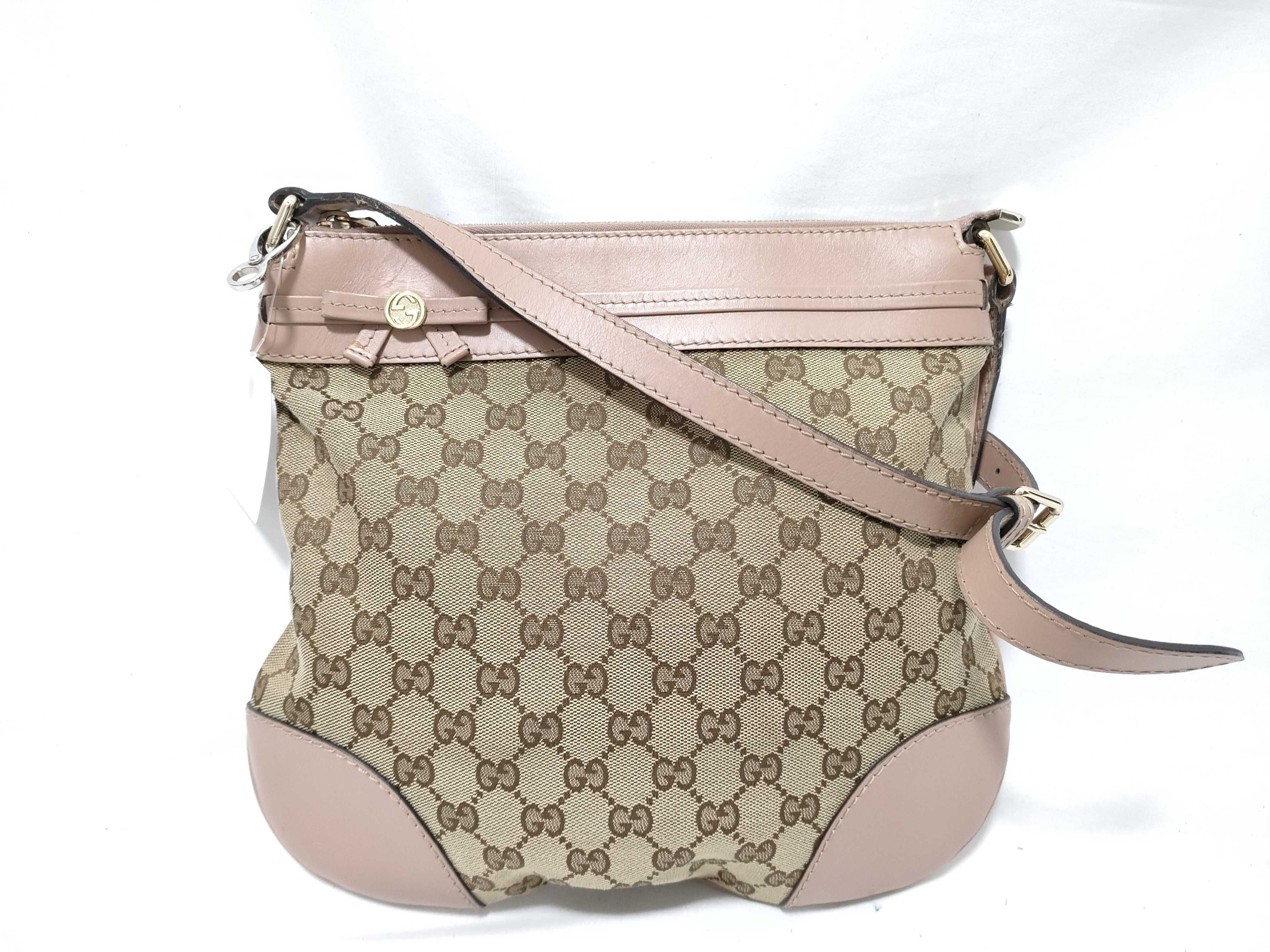 GG Canvas Shoulder Bag