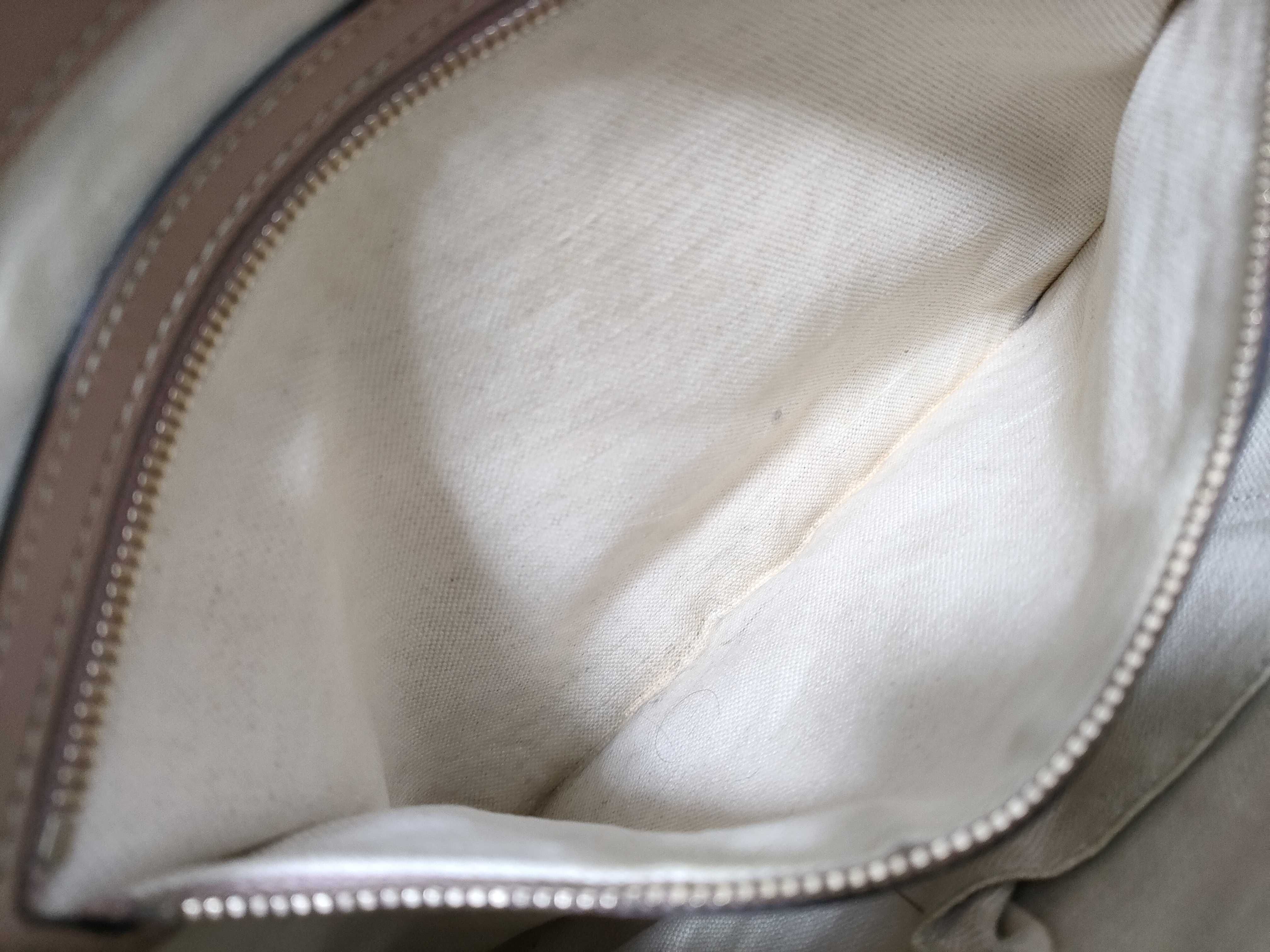 GG Canvas Shoulder Bag — view 11