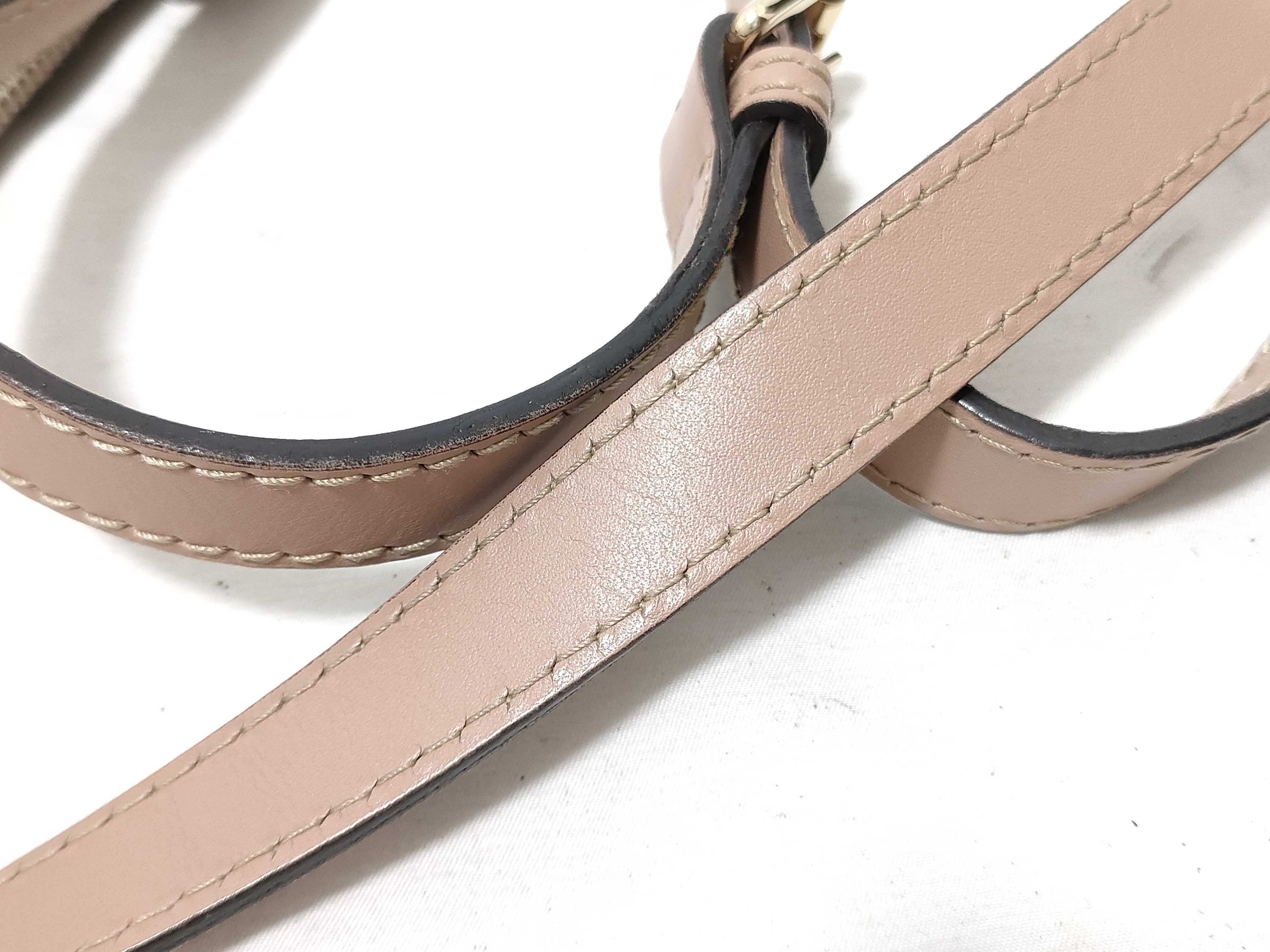 GG Canvas Shoulder Bag — view 4