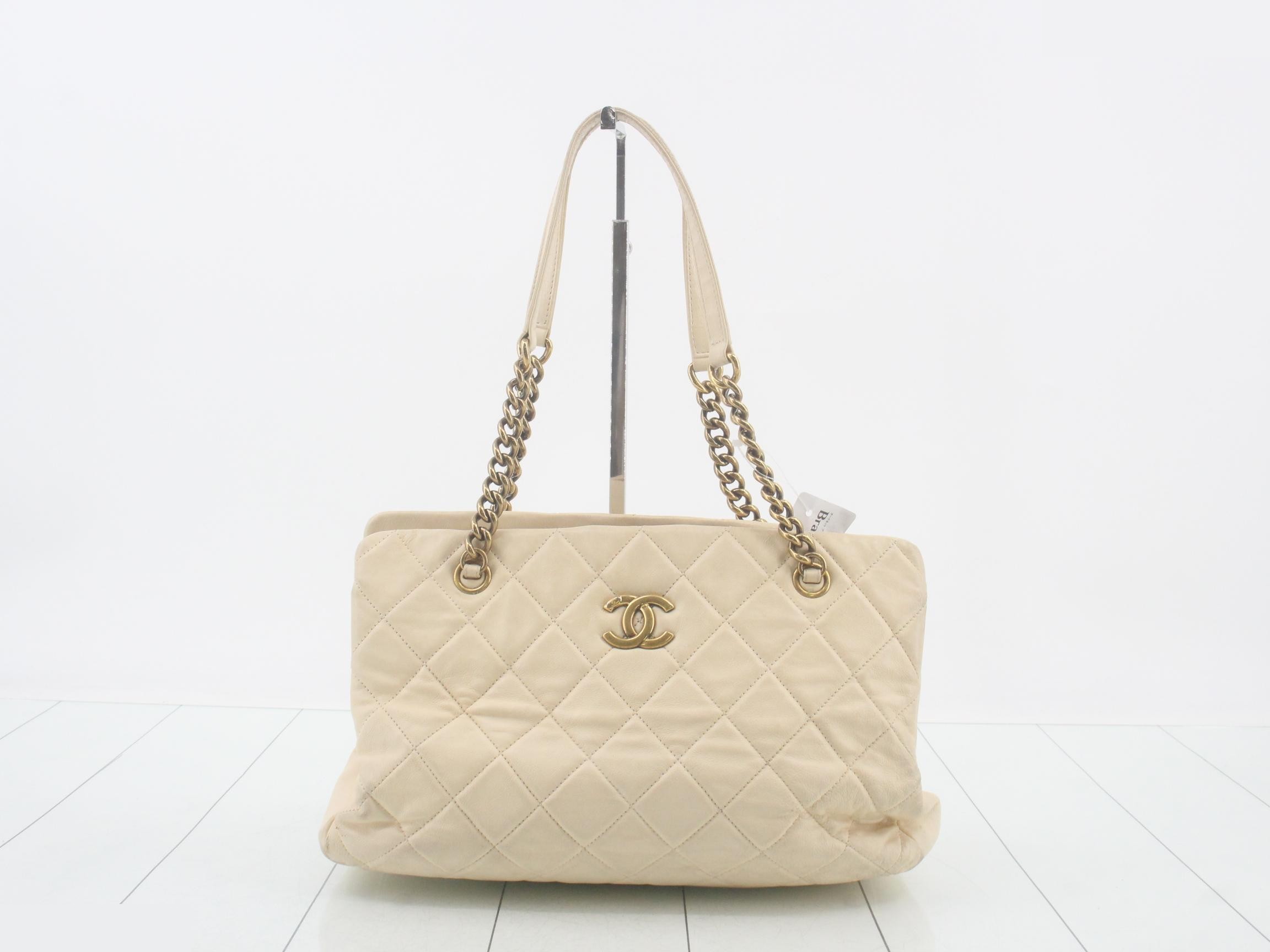 Matelassé Lambskin Coco Mark Chain Semi-Shoulder Bag