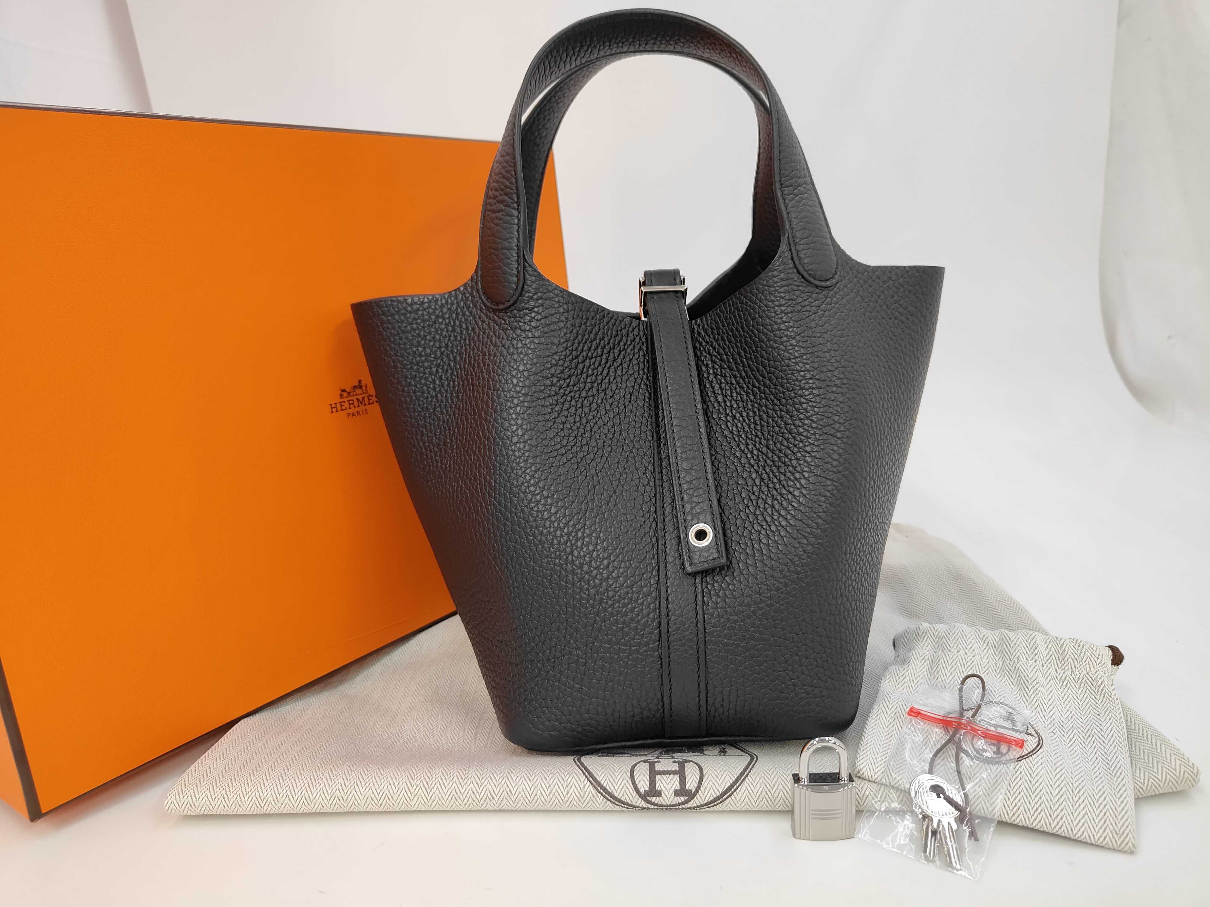Picotin Lock 18 PM Taurillon Clemence Leather, Black, Silver Hardware, G Stamp, Handbag