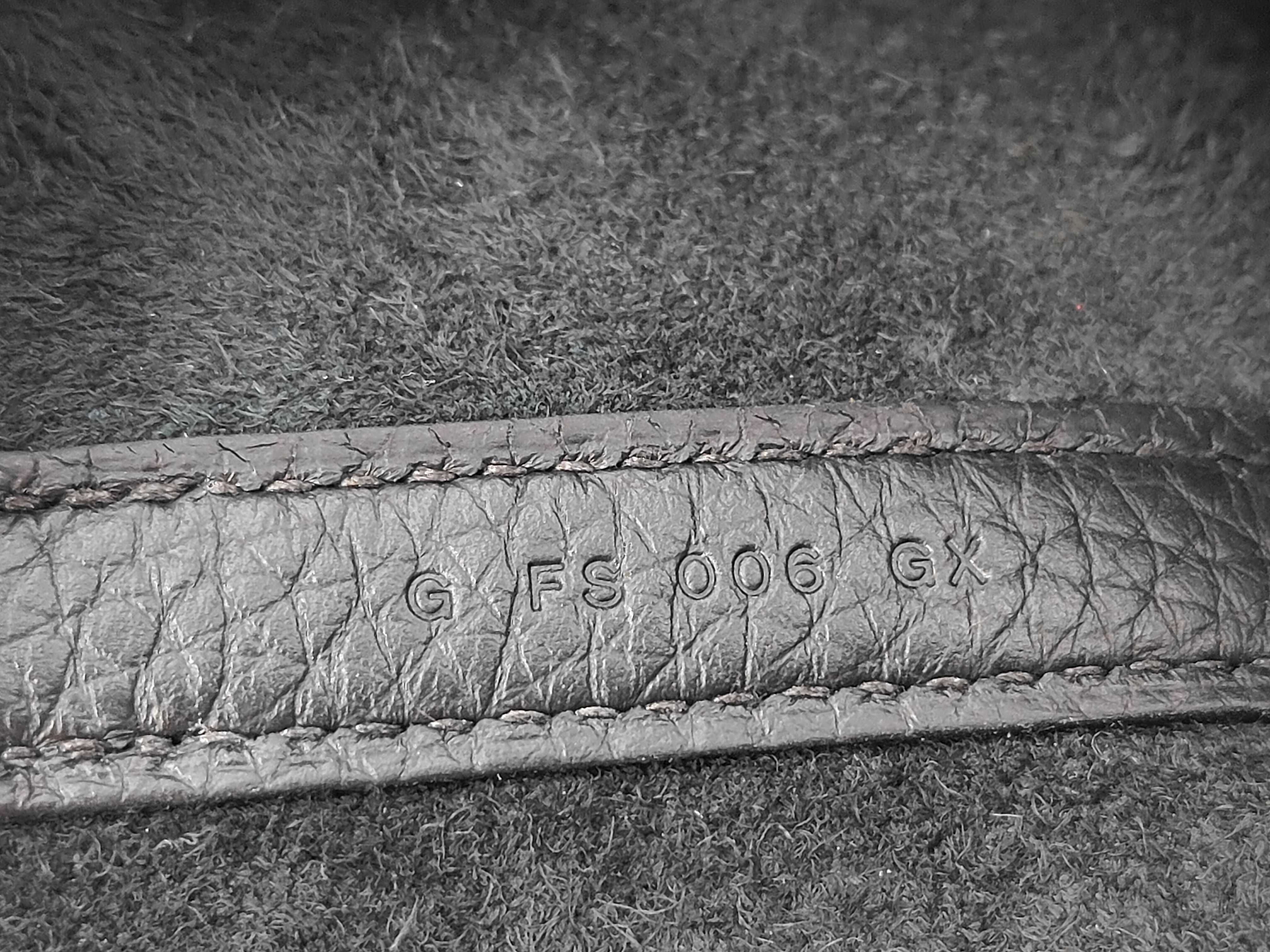 Picotin Lock 18 PM Taurillon Clemence Leather, Black, Silver Hardware, G Stamp, Handbag — view 10