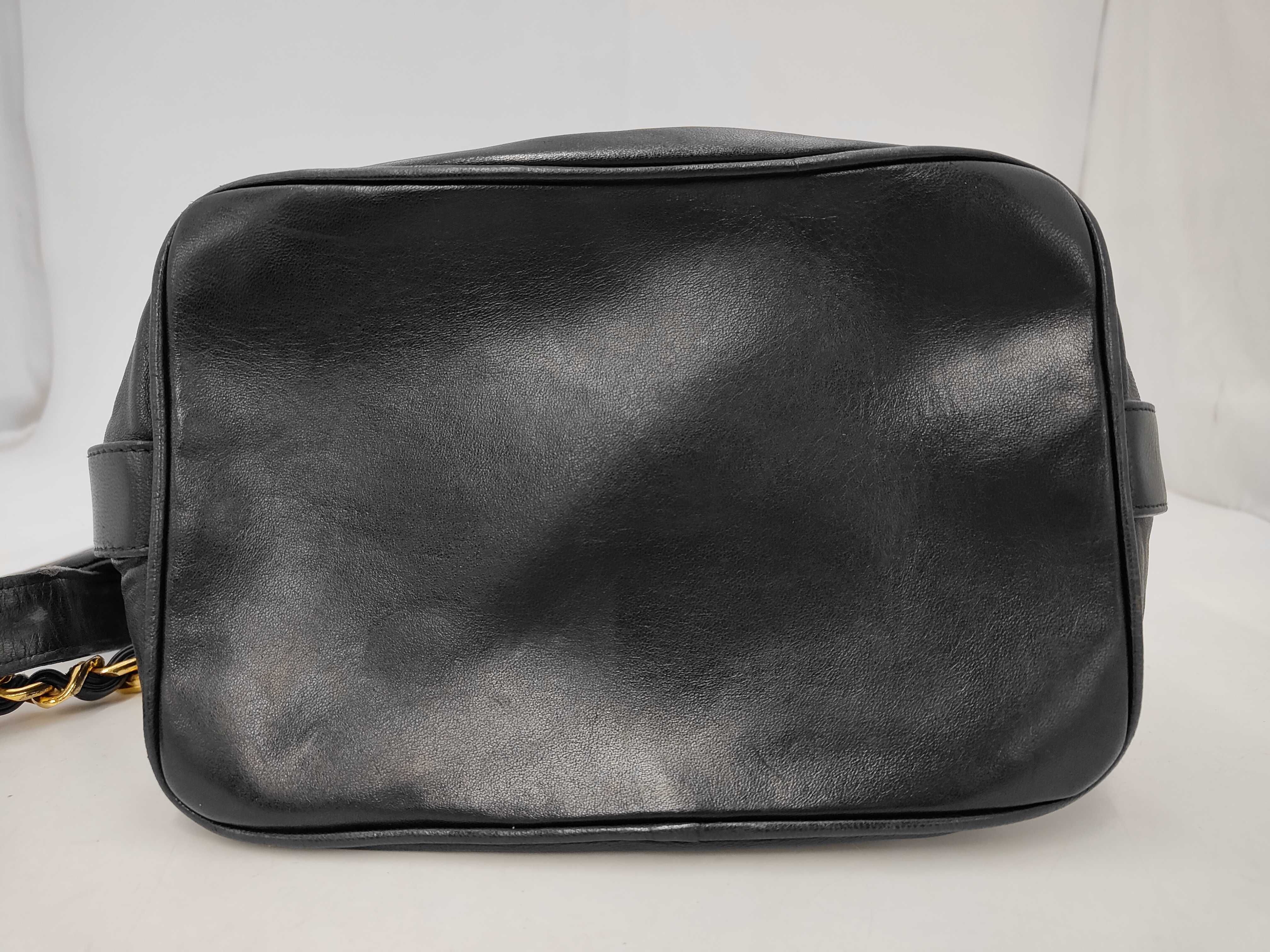 drawstring shoulder bag, black. — view 7