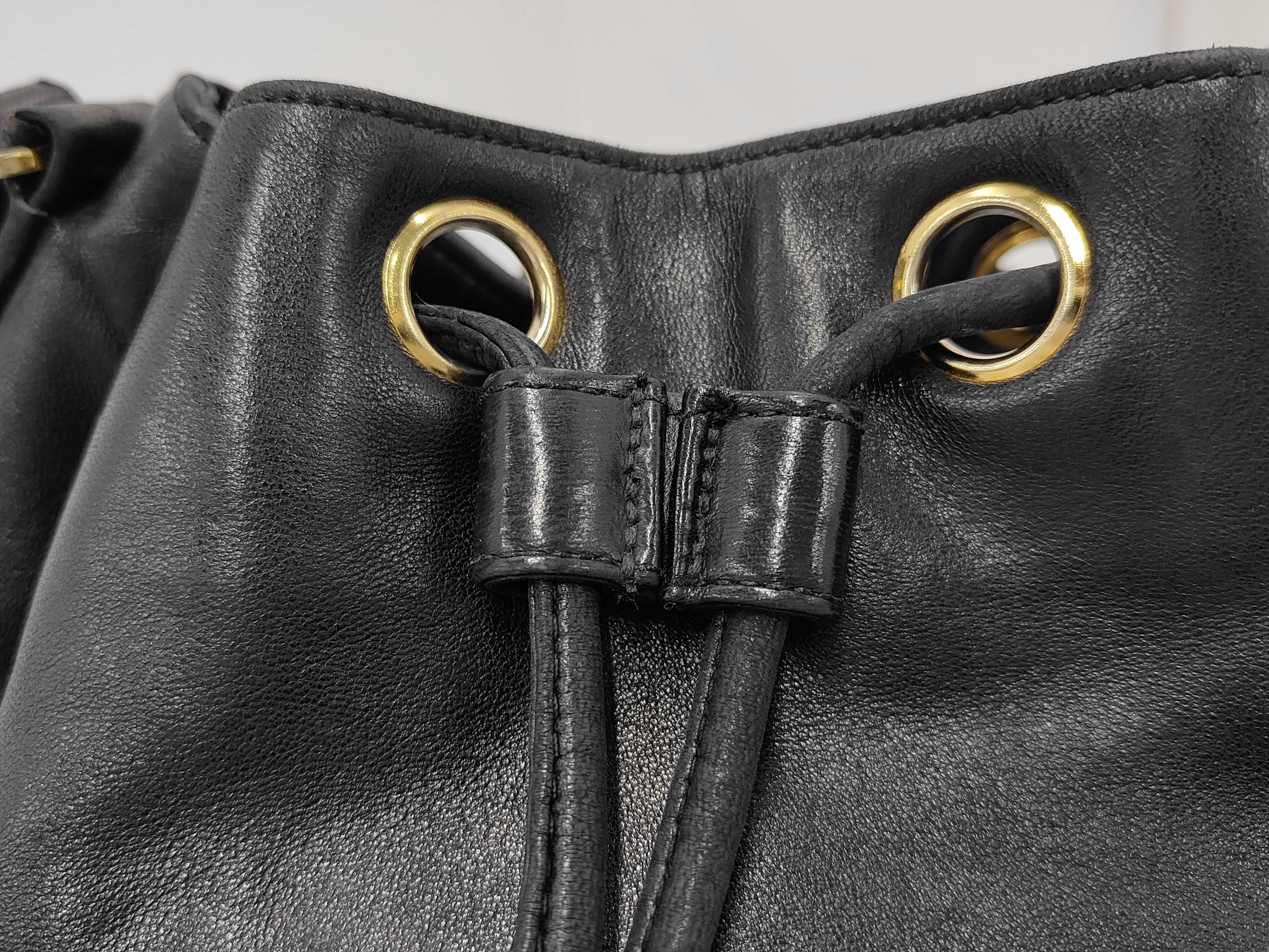 drawstring shoulder bag, black. — view 8
