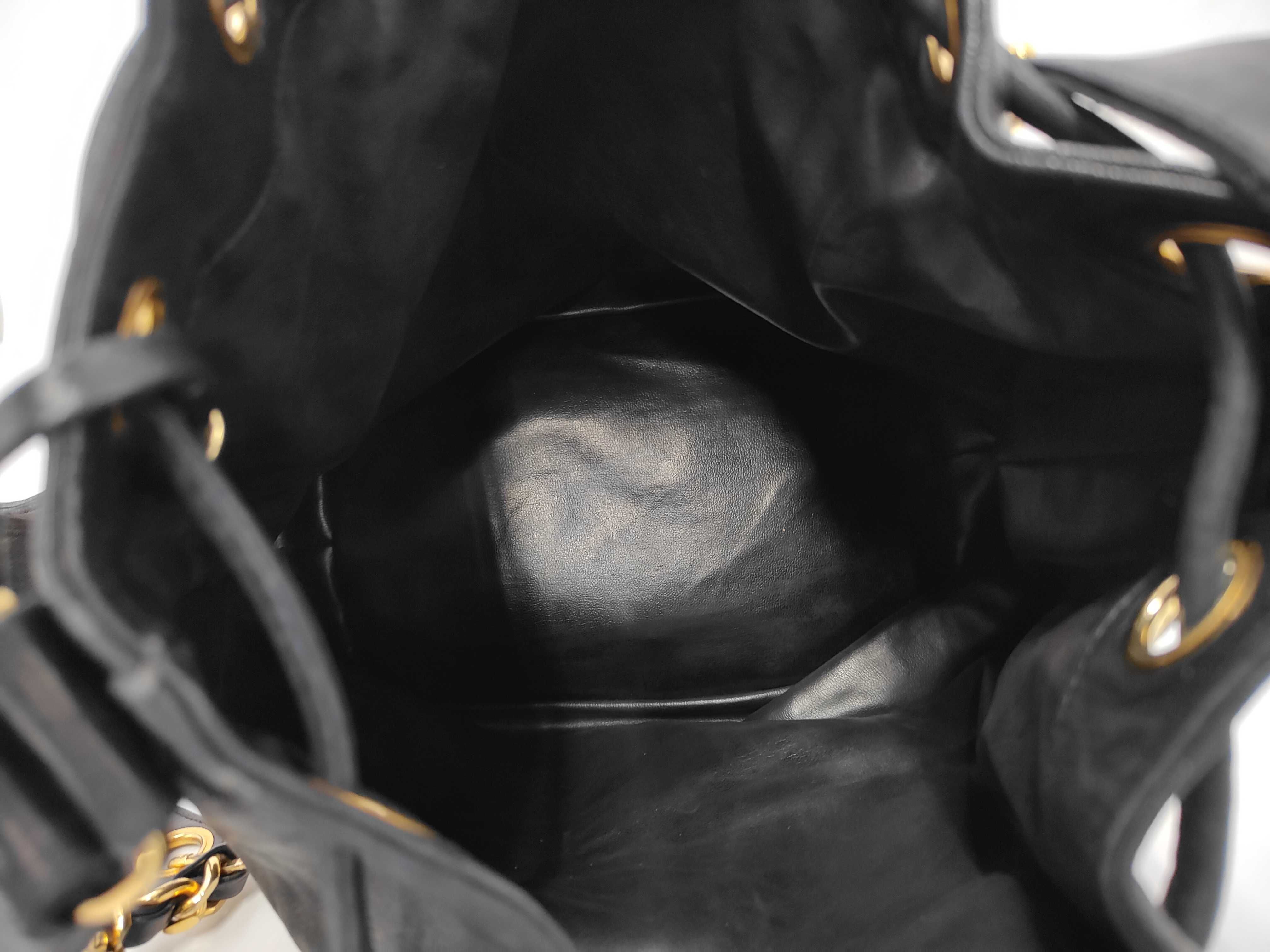 drawstring shoulder bag, black. — view 9