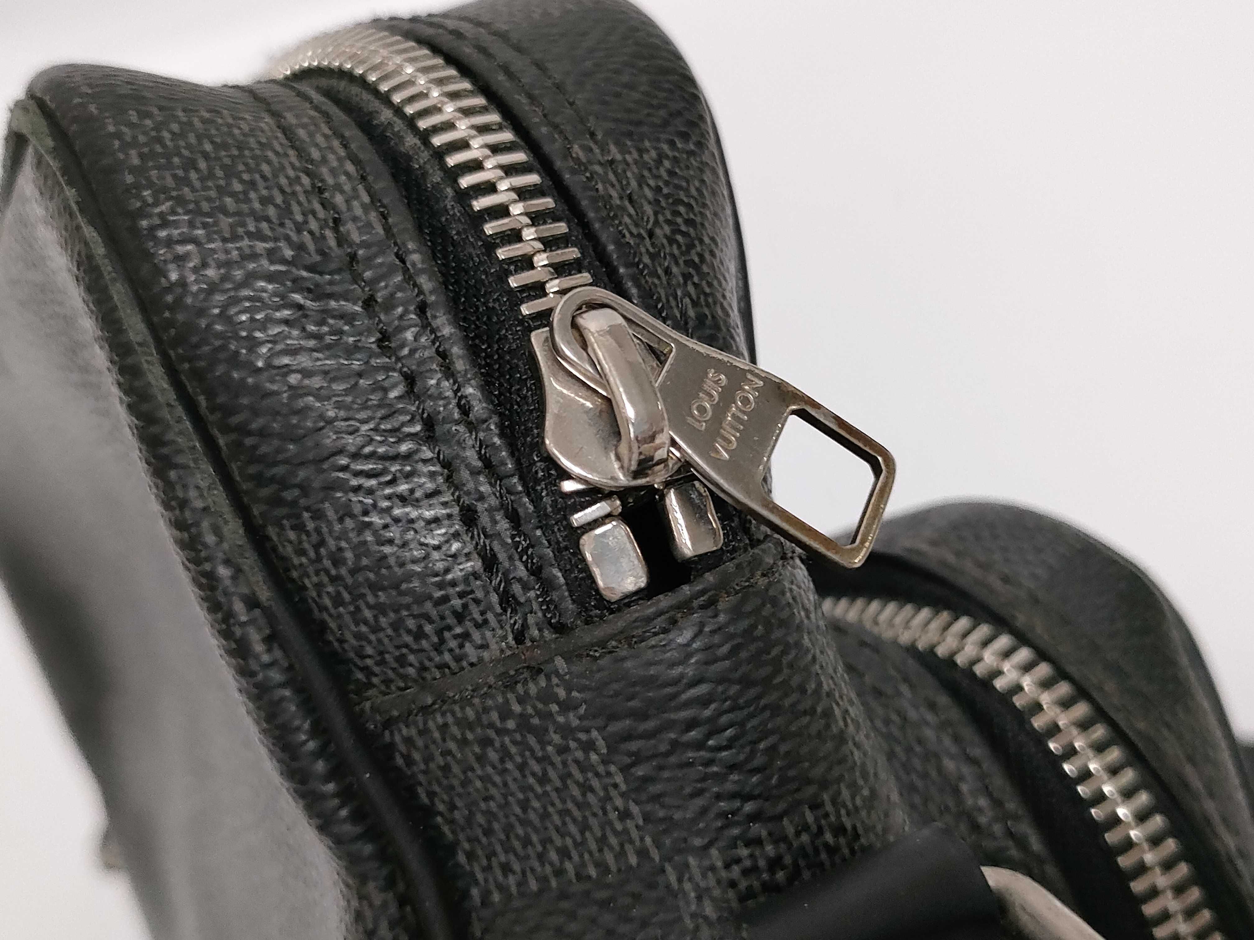 Damier Graphite Rem Handbag — view 9