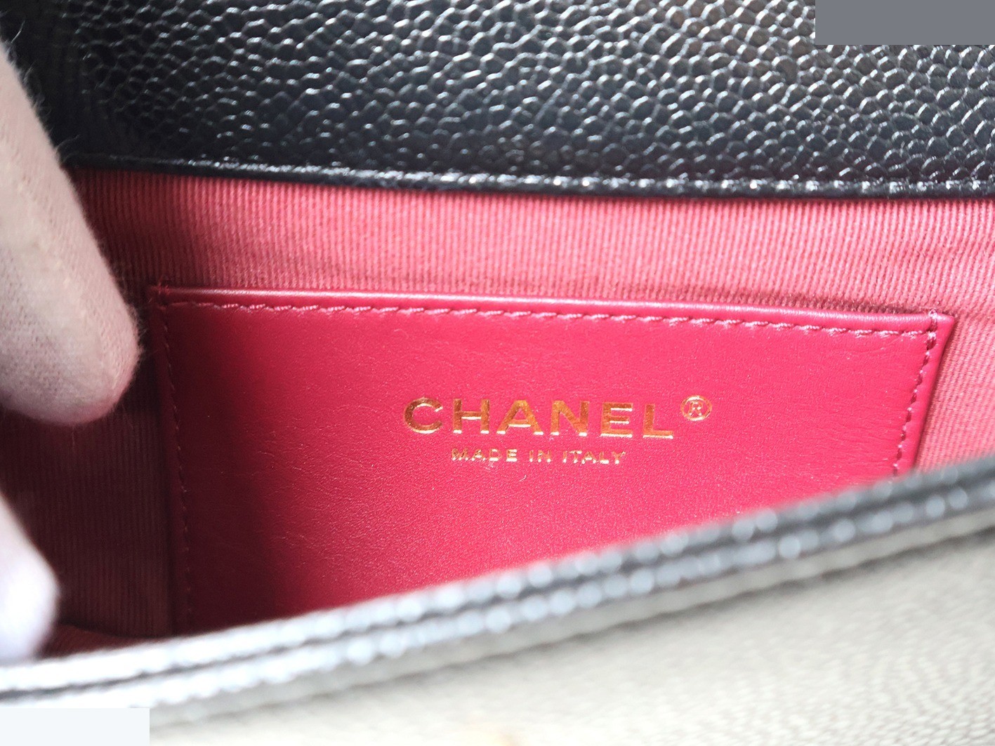 Caviar Skin 18 Chain Shoulder Bag, Black — view 11